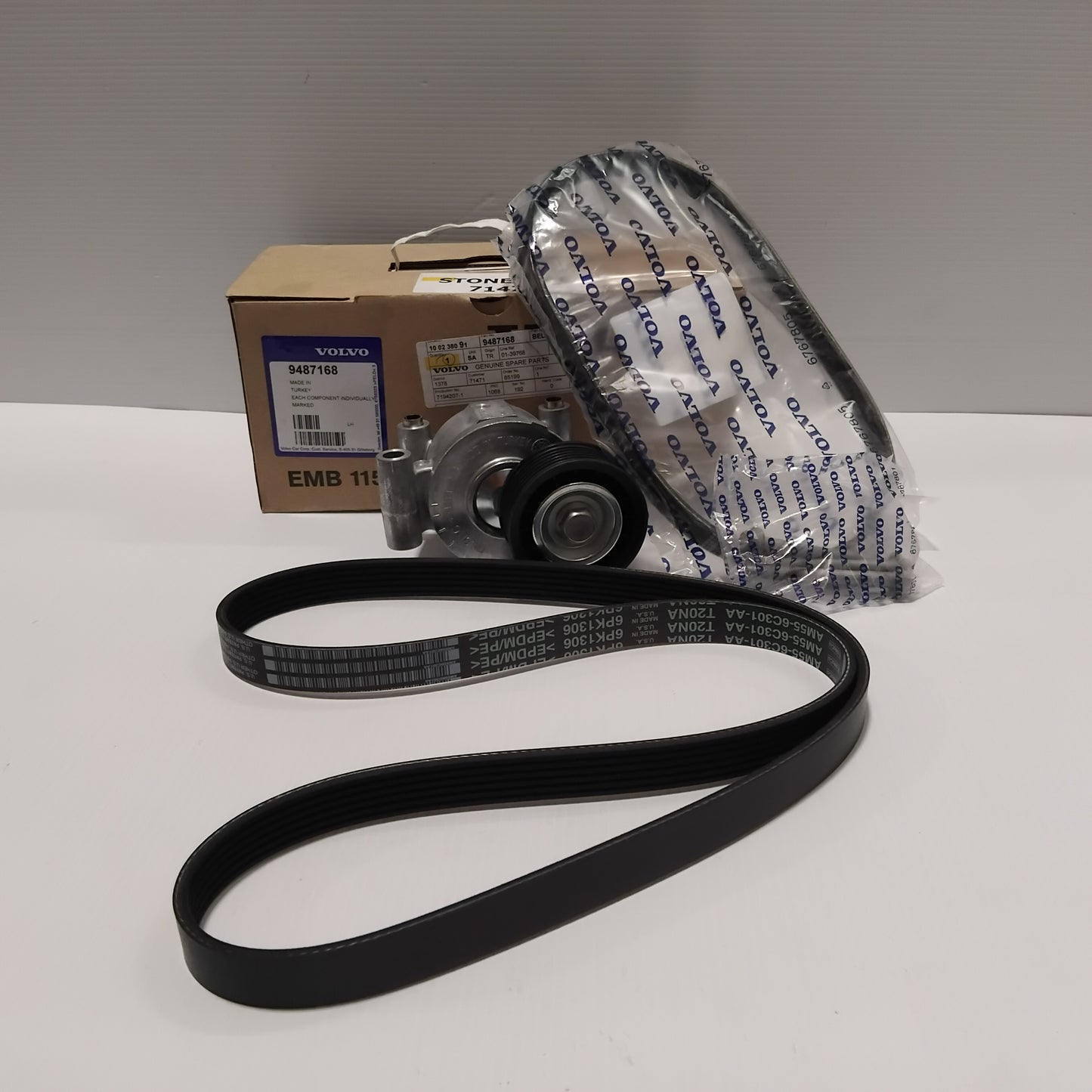 Genuine Volvo Belt Set | 9487168
