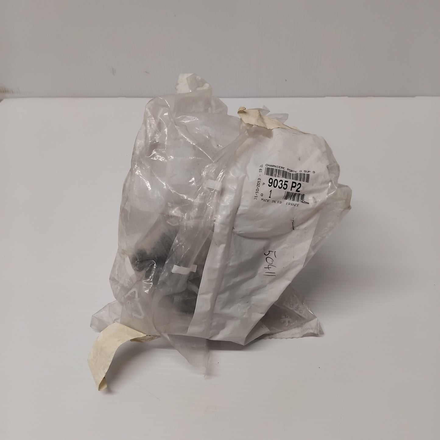 Genuine Right Front Door Hinge - Citroen C3 | 9035P2