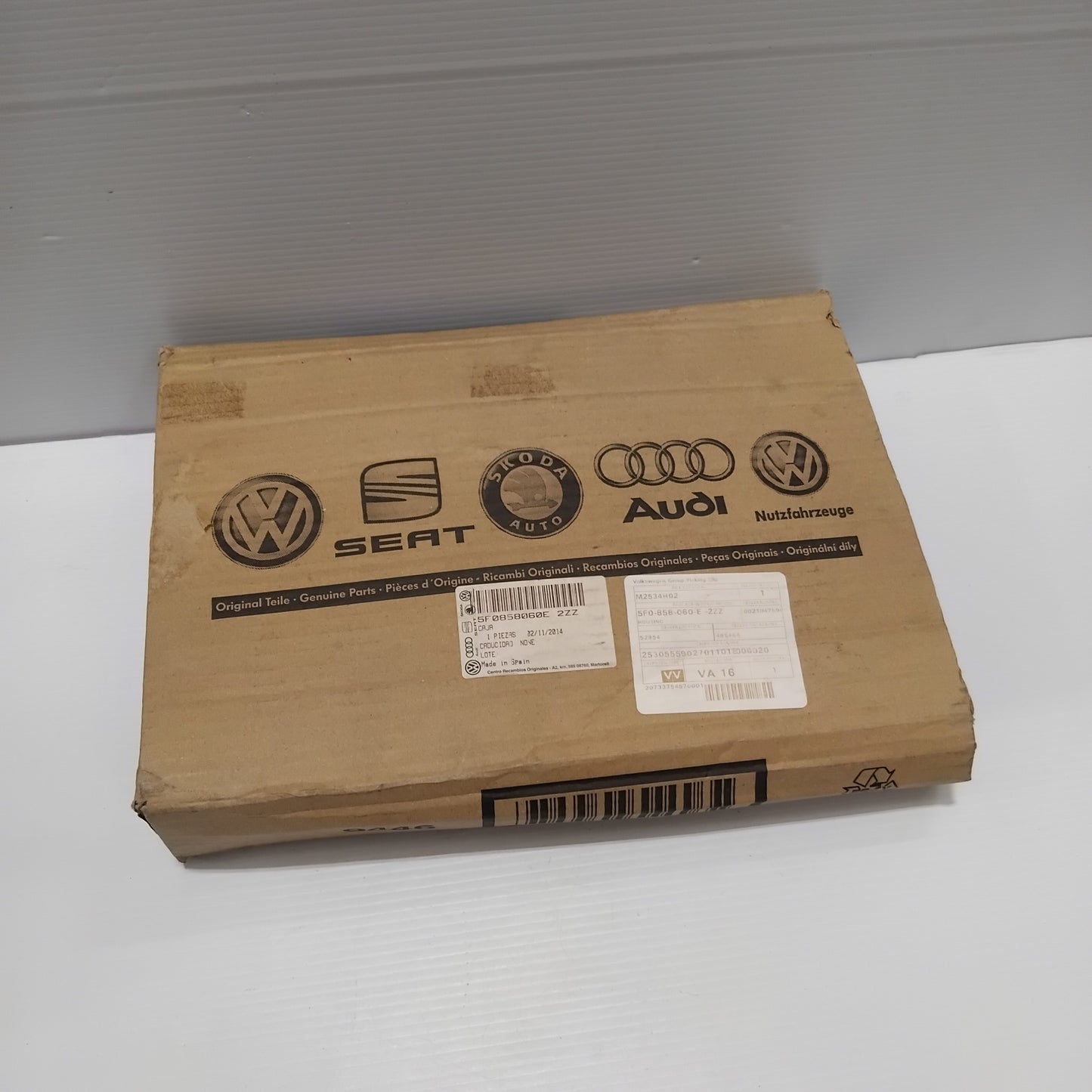 Genuine SEAT Housing | 5F0858060E2ZZ