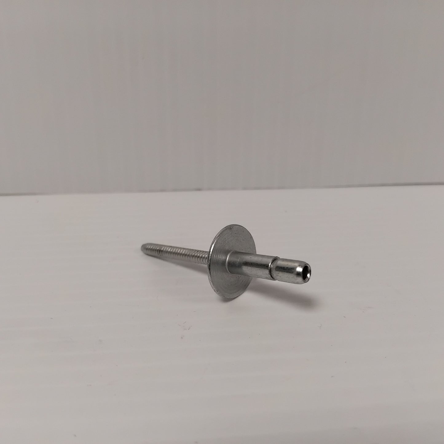 1x Genuine Tailgate Body Side Blind Rivet - Ford Ranger 2011- | 2057765