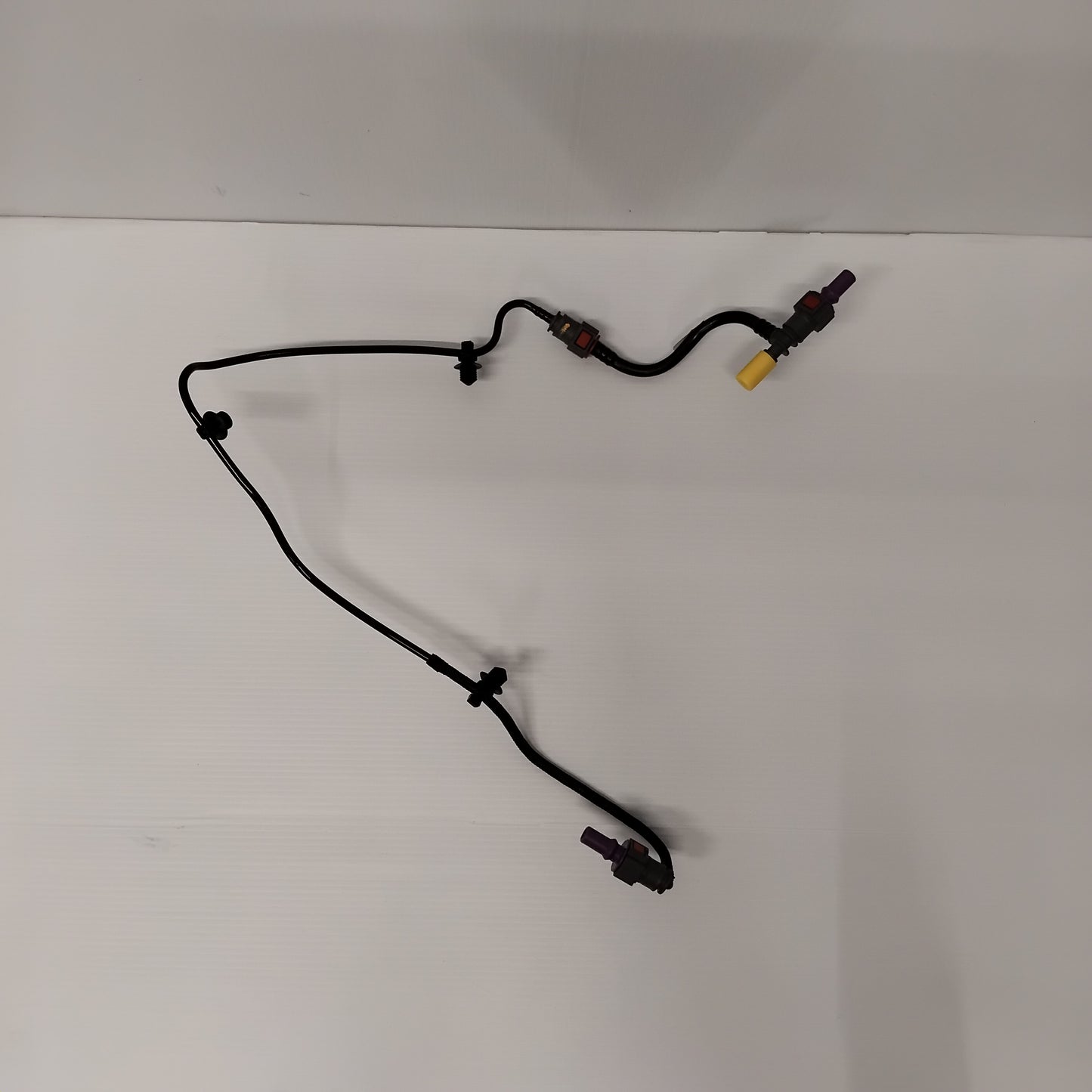 Genuine Fuel Feed Pipe - Vauxhall Movano B 2.3 Diesel | 95530342