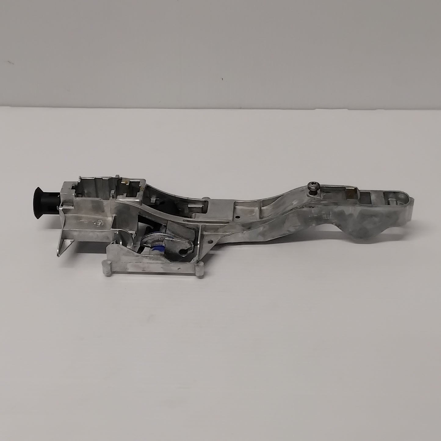 Genuine Door Left Handle Holder - Citroen Berlingo / Peugeot Partner | 910961