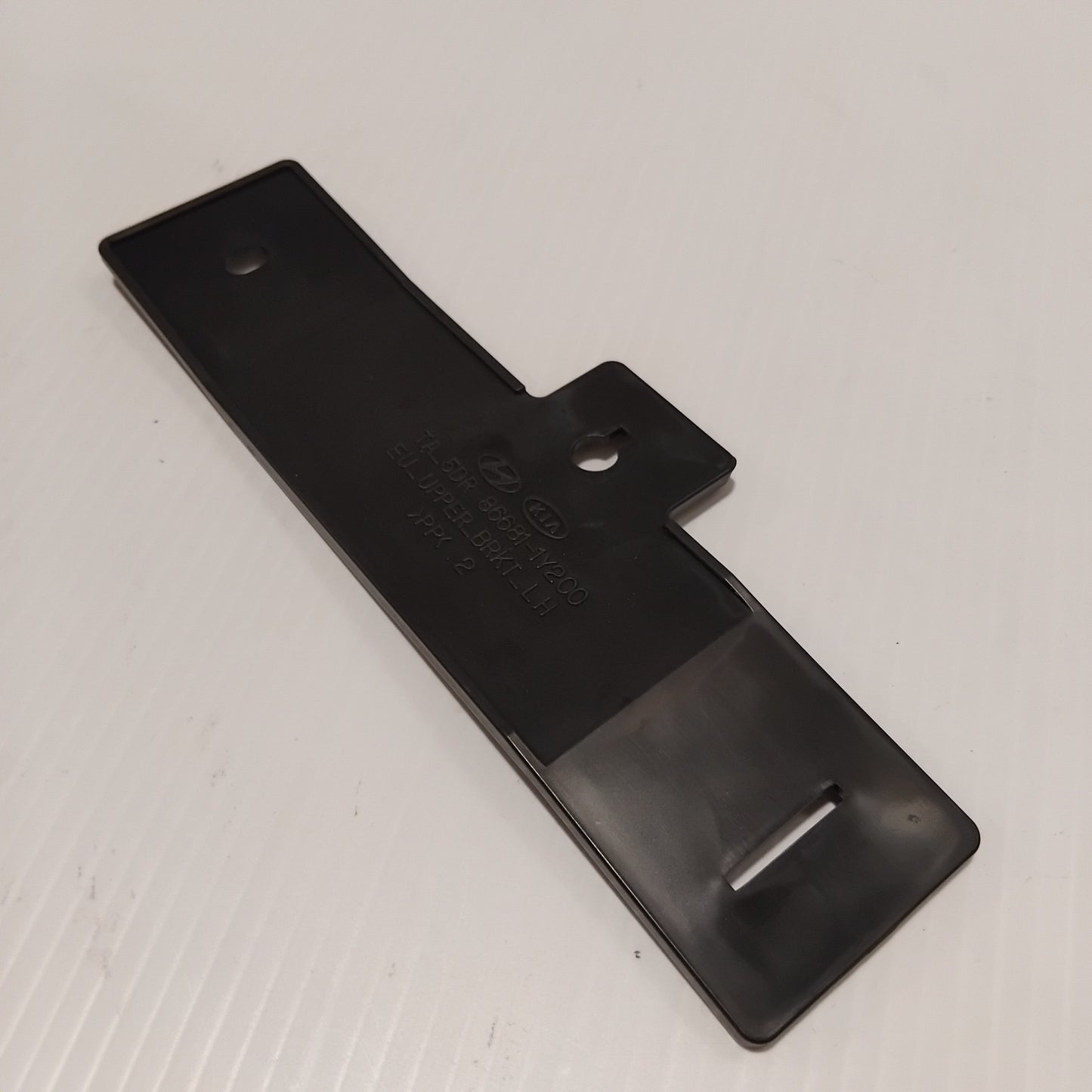 Genuine Rear Bumper Beam Upper Bracket - Kia Picanto 2011-2015 | 866811Y200