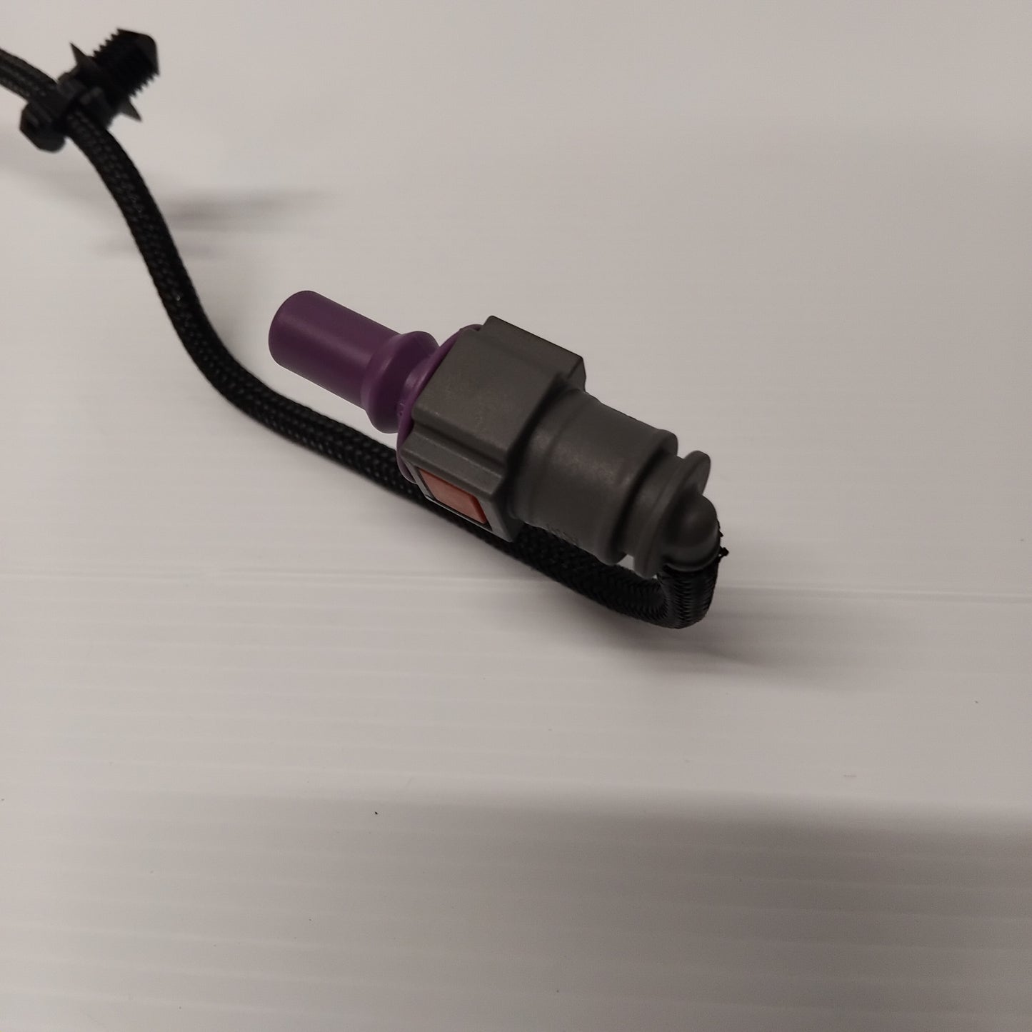 Genuine Fuel Feed Pipe - Vauxhall Movano B 2.3 Diesel | 95530342