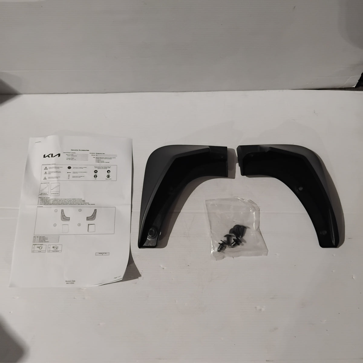 Genuine Kia Rr Mud Guard Kit | P2F46AK700