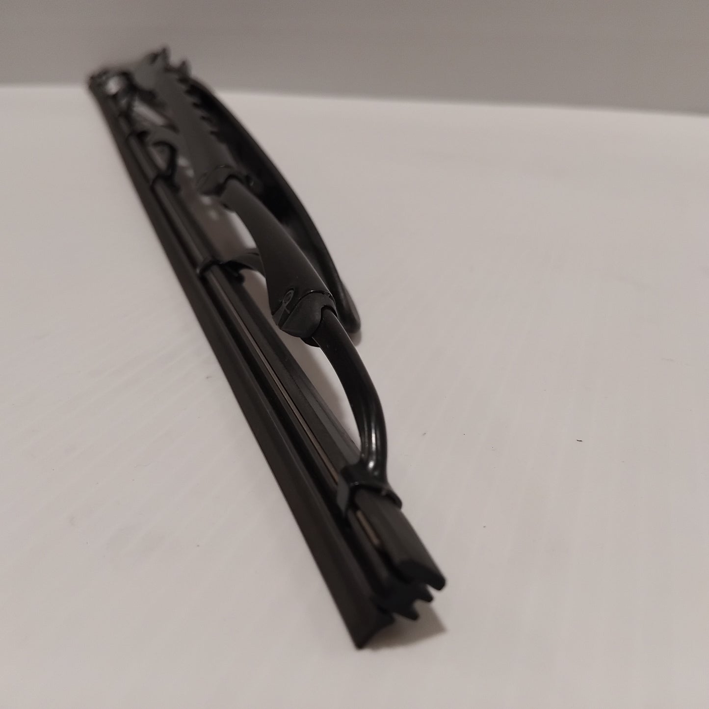 Front Wiper Blades Renault Trafic MK2 | 7701049052