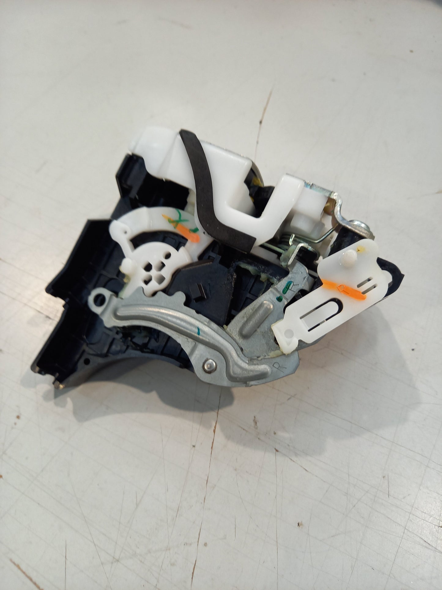 Genuine Mitsubishi Latch,Rr Door,Rh | 5745A092