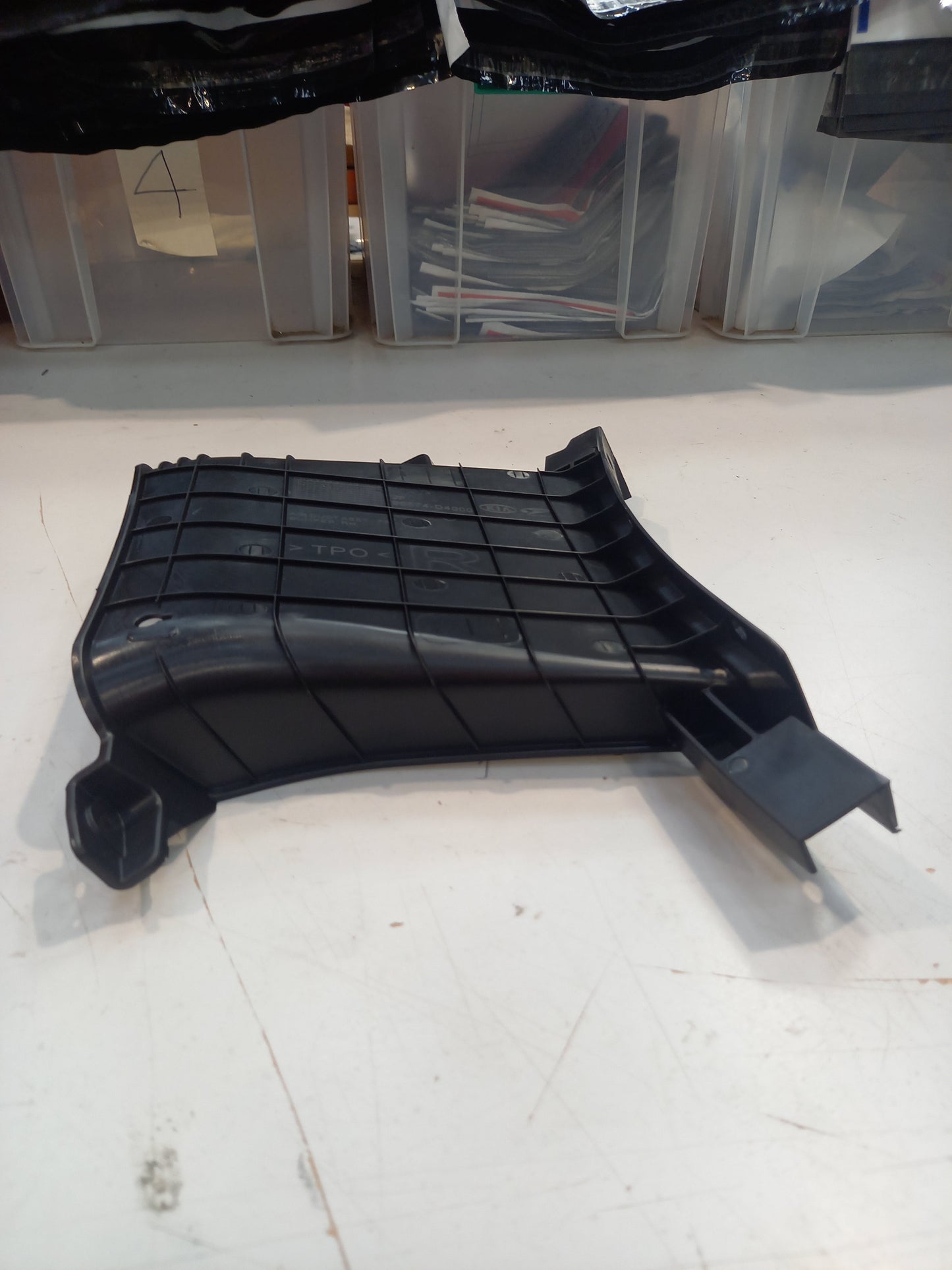 Genuine Kia Air Duct-Fr Bumper,R | 86574D4000