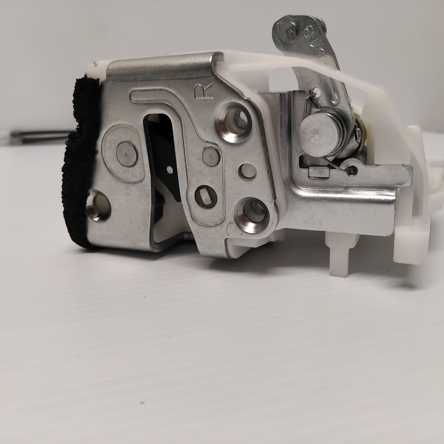 Genuine Suzuki Latch,Rr Door | 82301-62J13-000