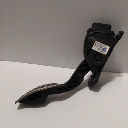 Genuine Suzuki Pedal,Accelerator Azg4 | 49400-68LA1-000