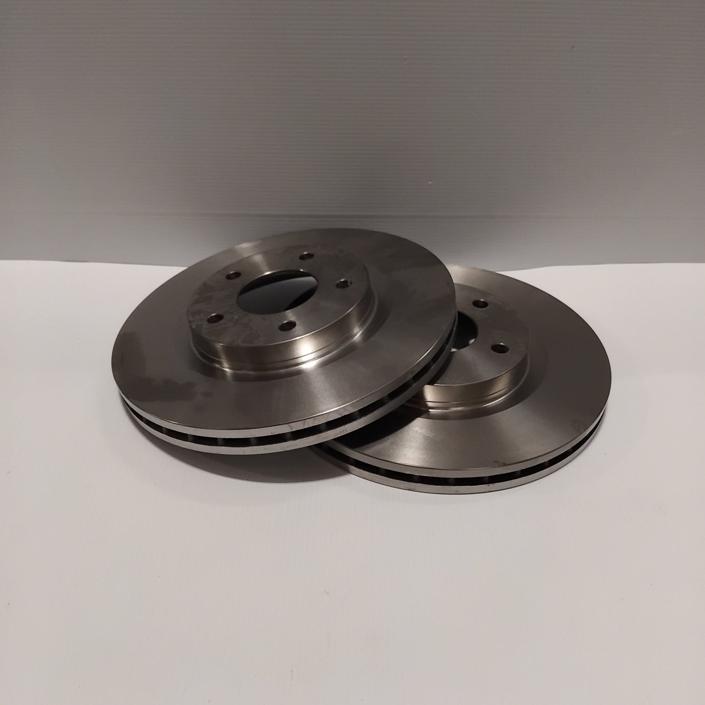 Genuine Mitsubishi Brake Disc Set,Fr | MZ690851