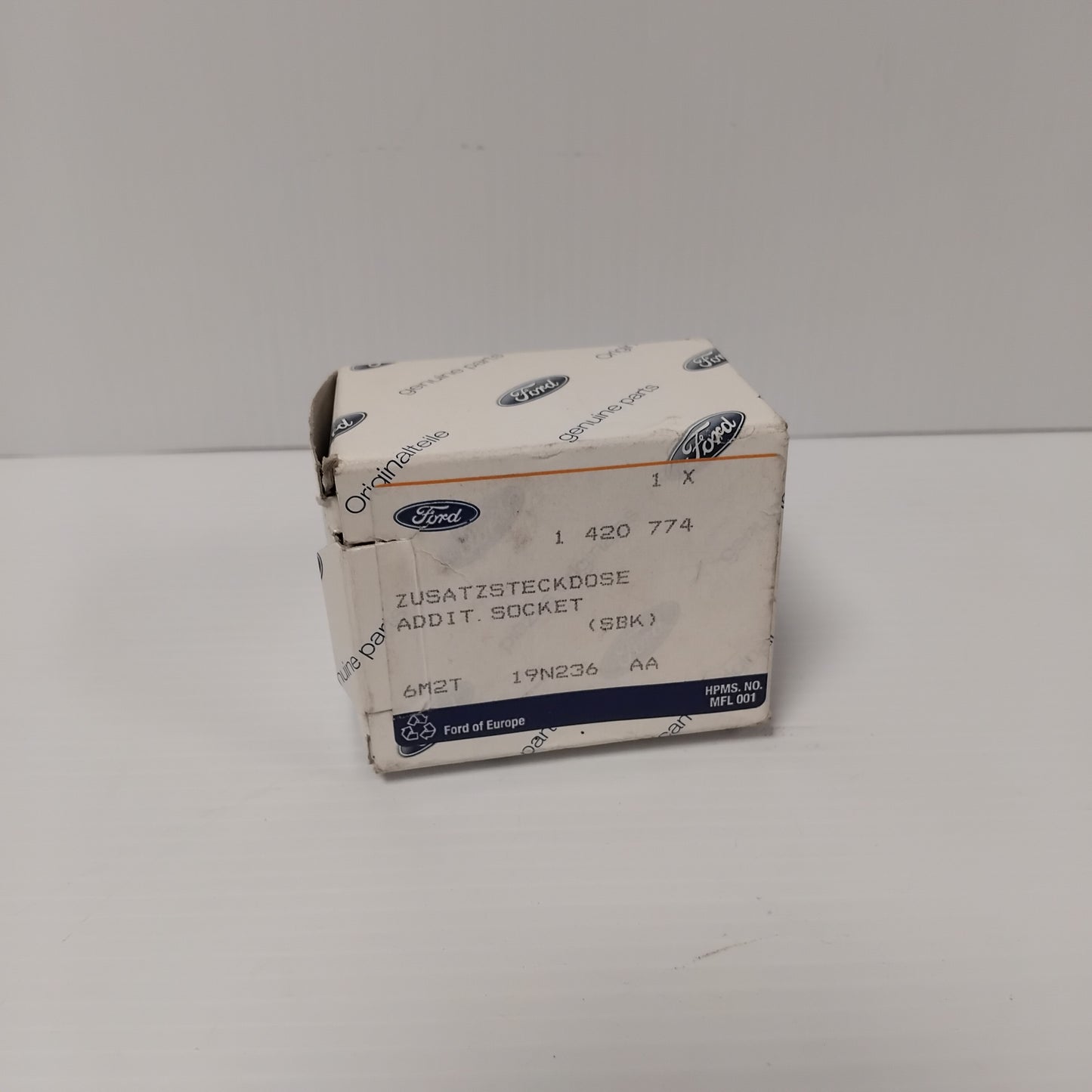 Genuine Ford Socket Assy - Additional | 1420774