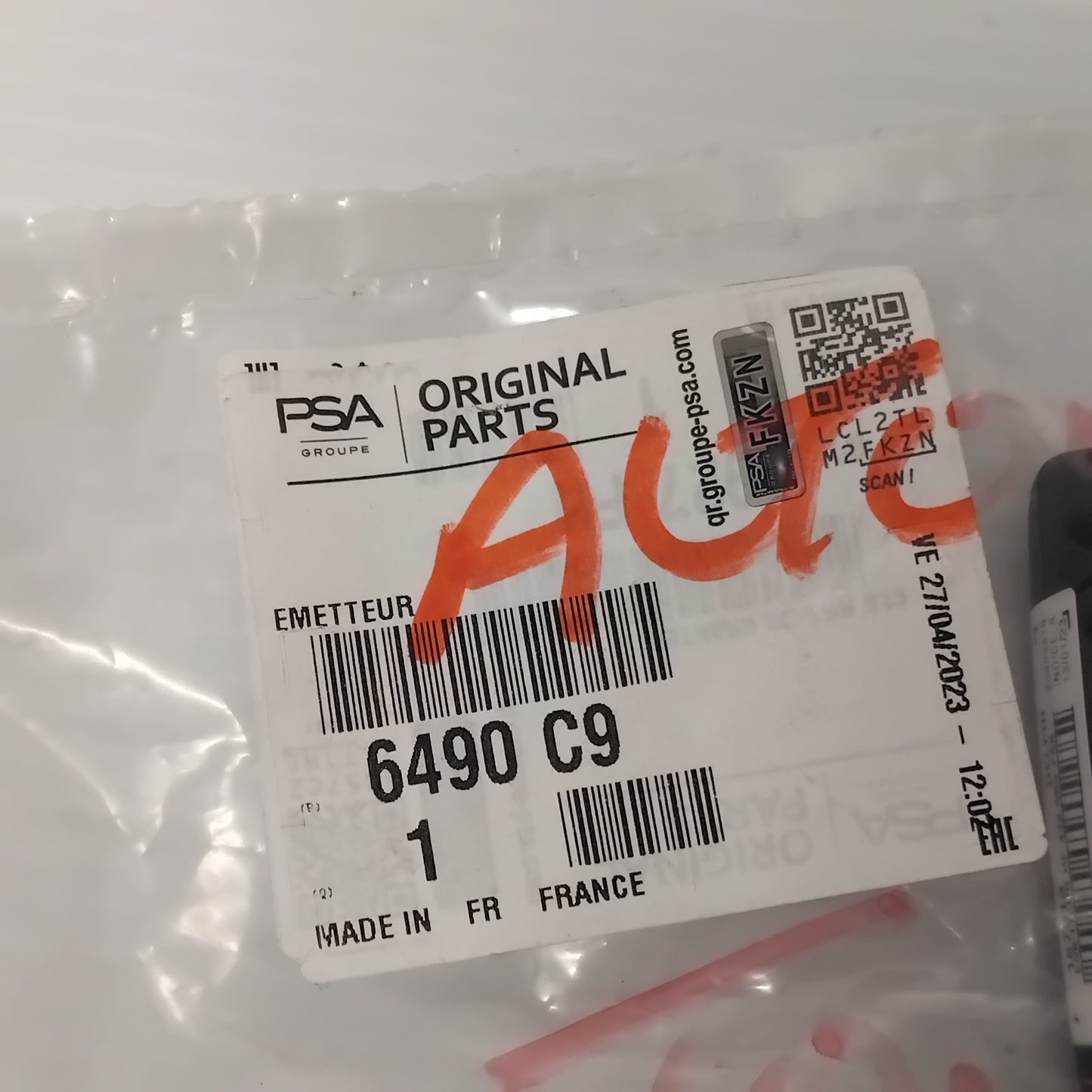 Genuine Uncut Key with Transmitter - Peugeot Partner | 6490C9