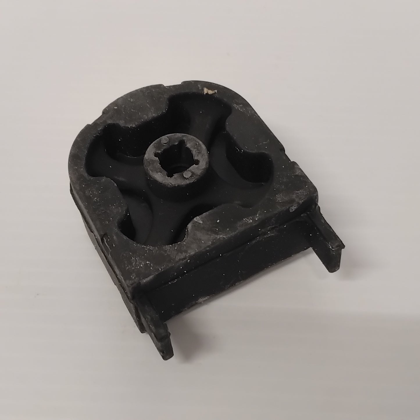 Genuine Silencer Rear Bracket Pad - Fiat 500X  | 51814167