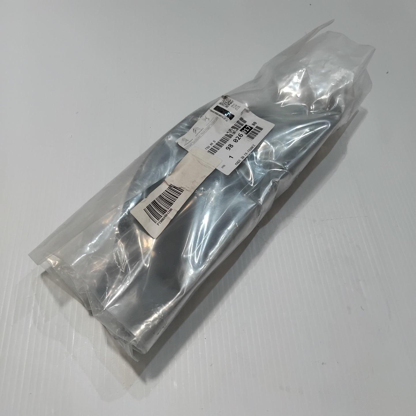 Genuine Right Rear Lamp Finisher - Peugeot 2008 | 9802601780