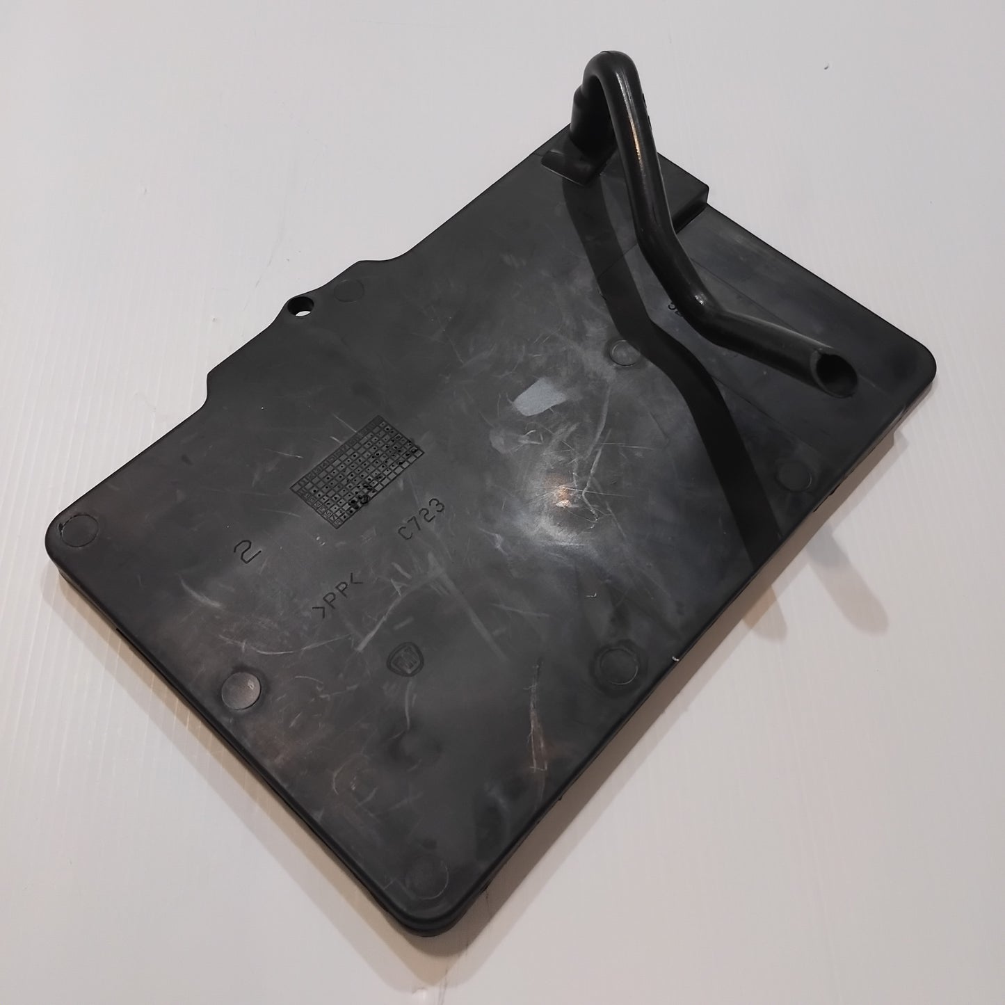 Genuine Battery Support with Hose - Fiat 500L / 500X | 52105302