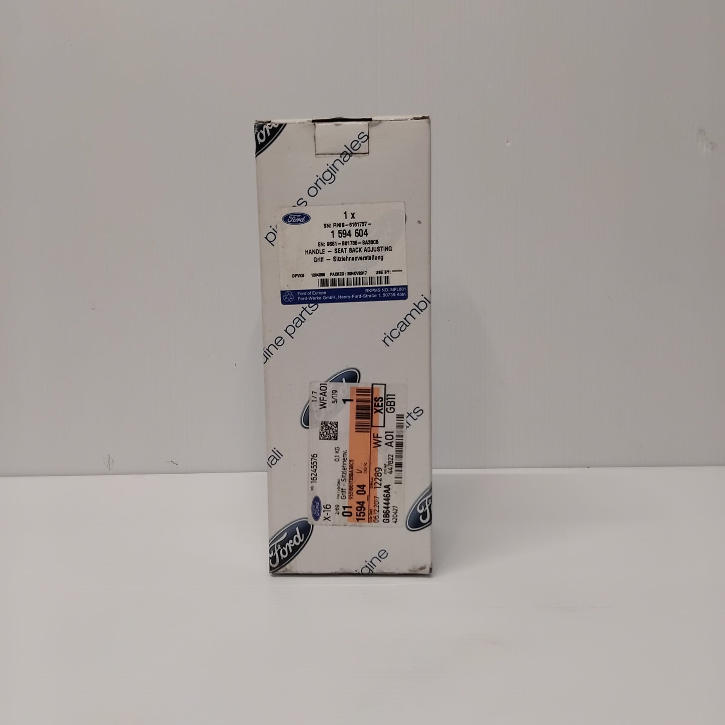 Genuine Front Seat Back Adjusting Handle - Ford KA 2008-2016 | 1594604