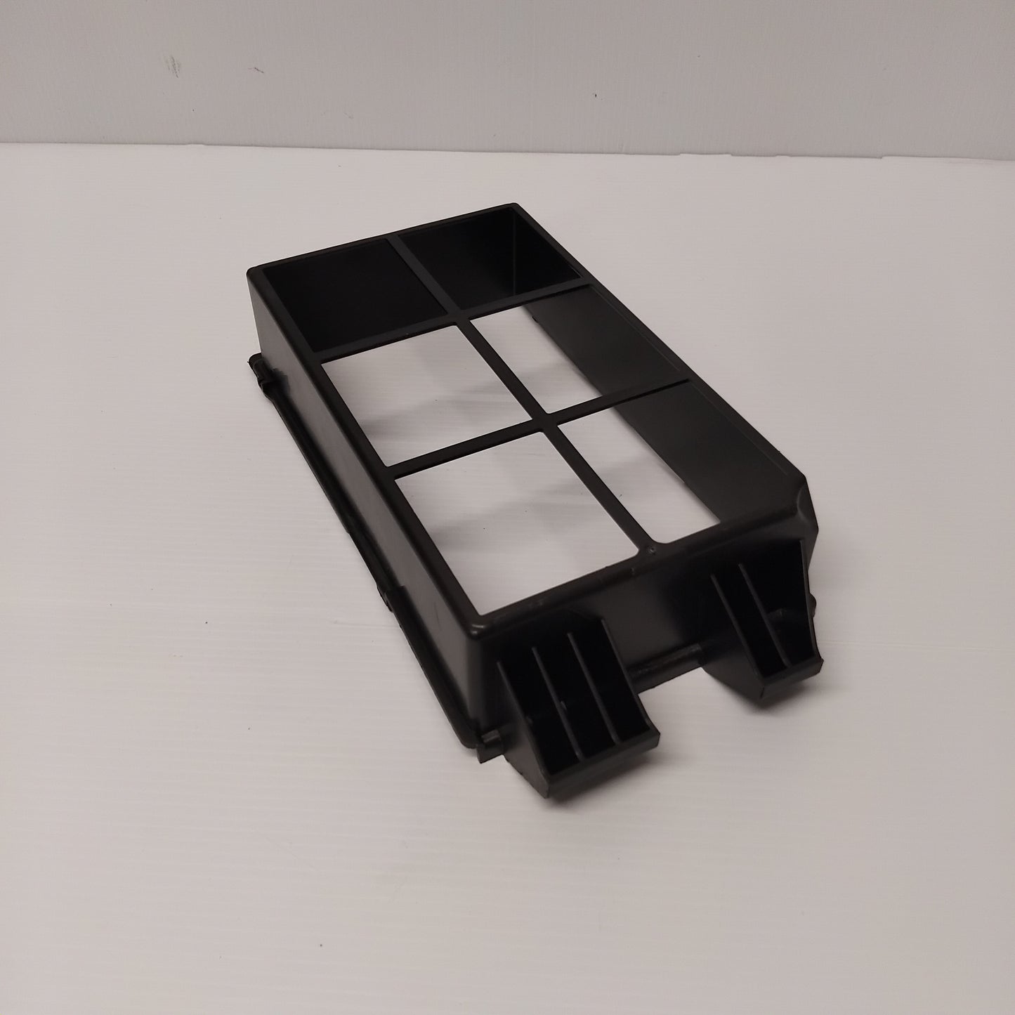 Genuine Air Filter Bracket - Nissan Micra 2002-2010 1.5 | 16552AY900