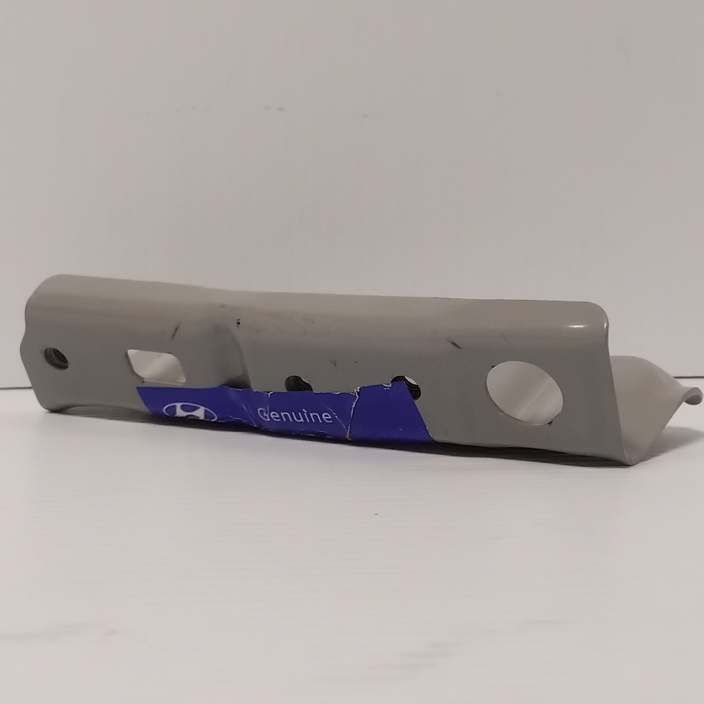 Genuine Hyundai Bracket Assy-Fender | 64523C8000