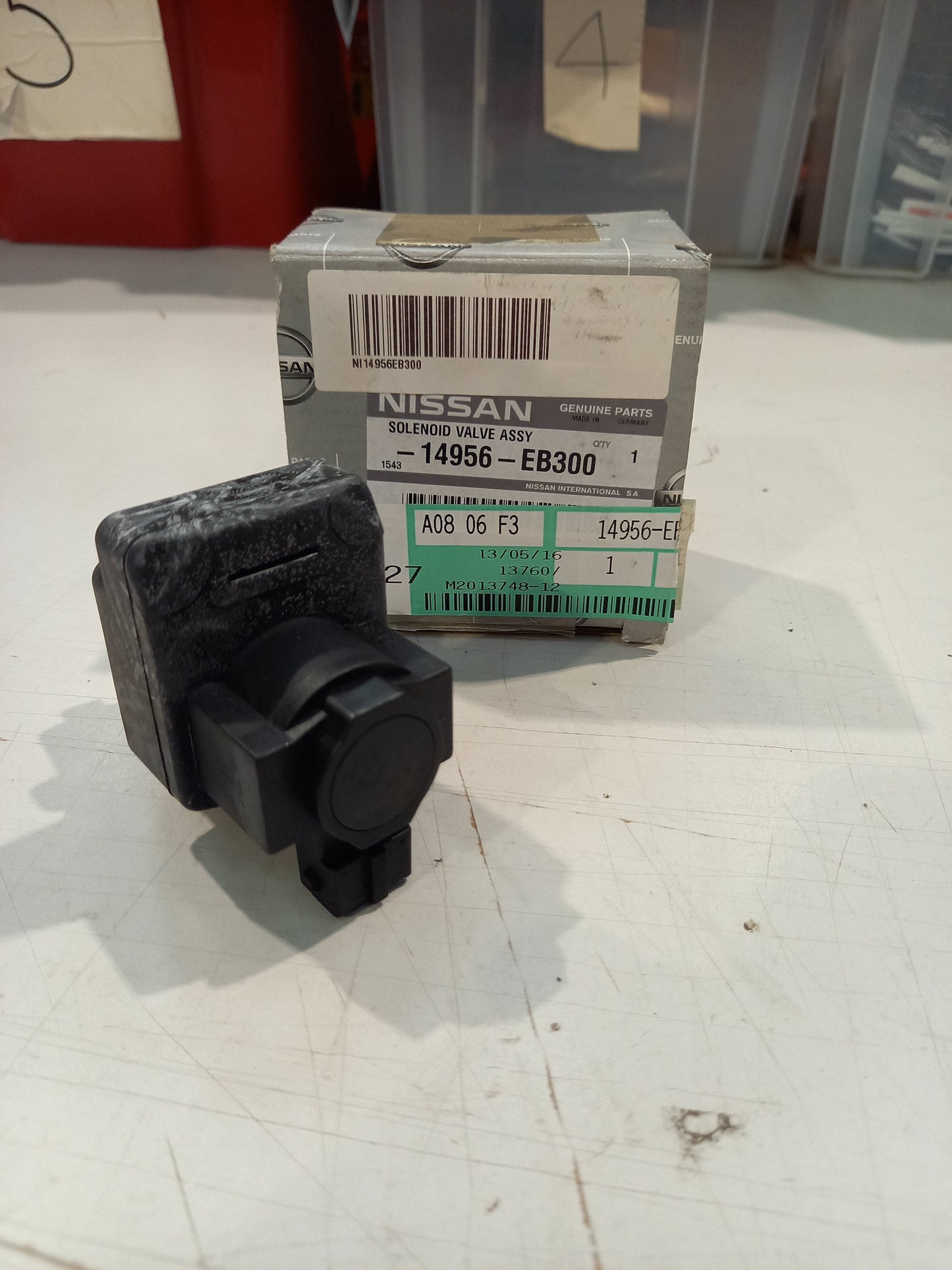 Genuine Nissan Valve Assy-Sole | 14956EB300