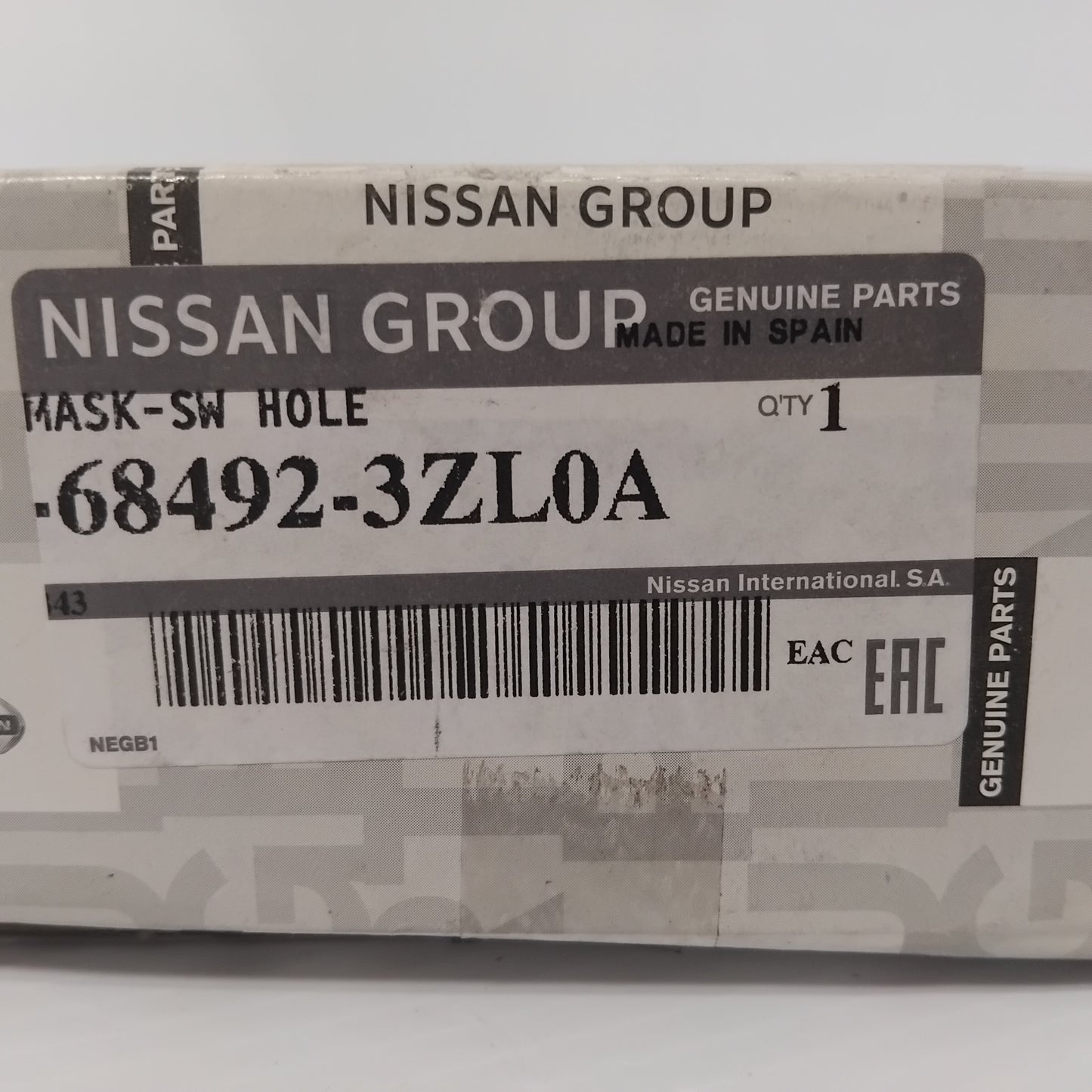 Genuine Aux and USB Socket Console Trim - Nissan Pulsar 2014-2018 | 684923ZL0A