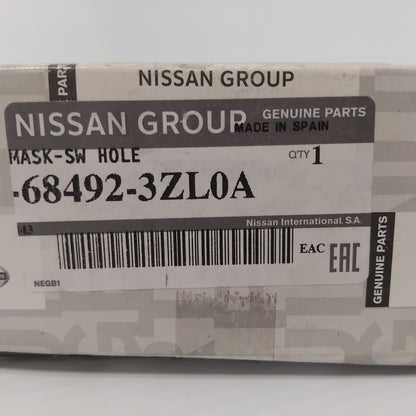 Genuine Aux and USB Socket Console Trim - Nissan Pulsar 2014-2018 | 684923ZL0A