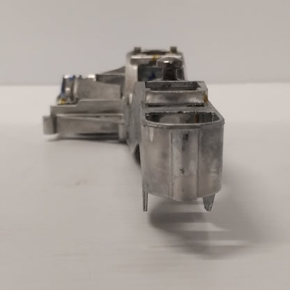 Genuine Door Left Handle Holder - Citroen Berlingo / Peugeot Partner | 910961