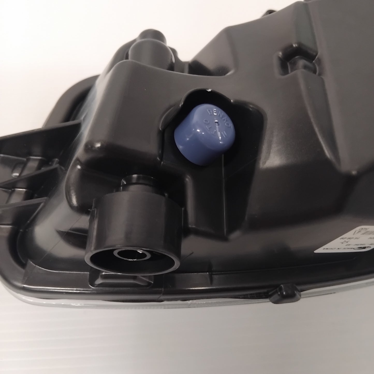 Genuine Front Right Fog Lamp - Ford Ranger 2011 | 1890721