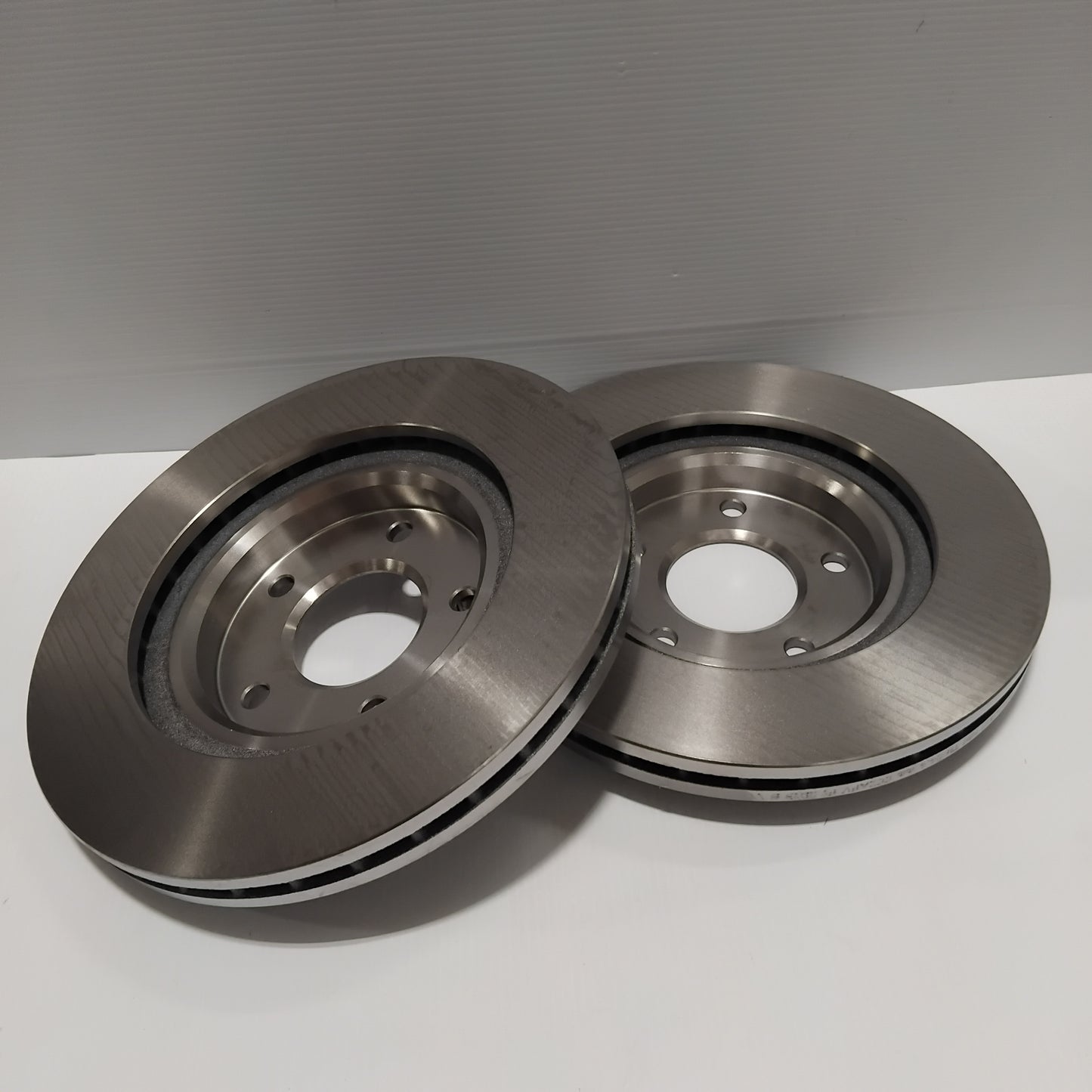 Genuine Mitsubishi Brake Disc Set,Fr | MZ690851