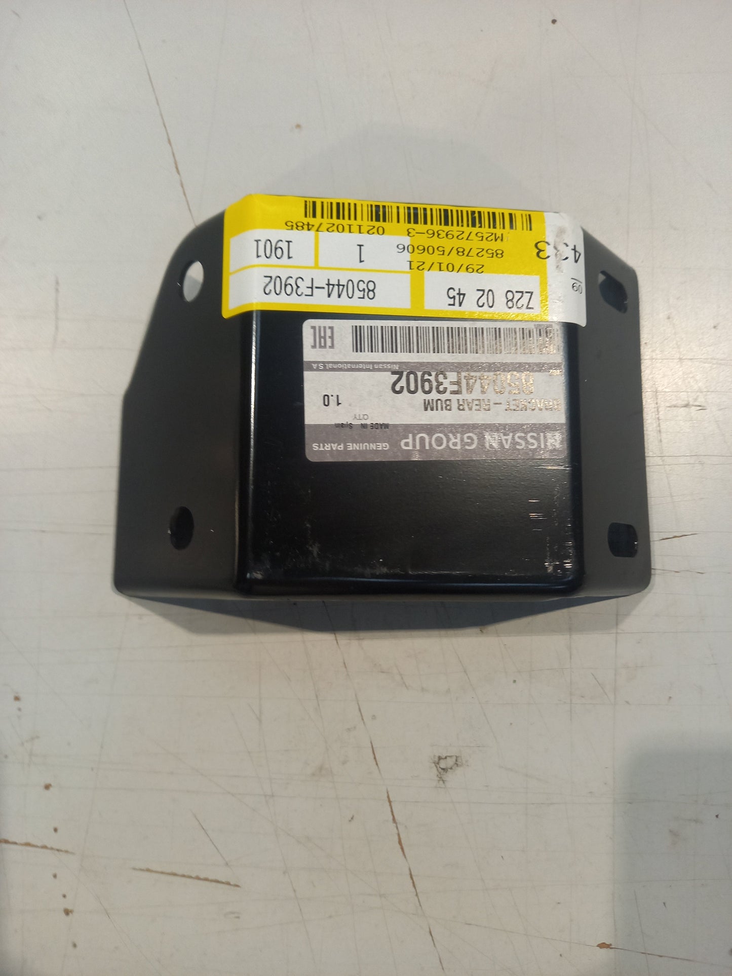 Genuine Nissan Bracket | 85044F3902