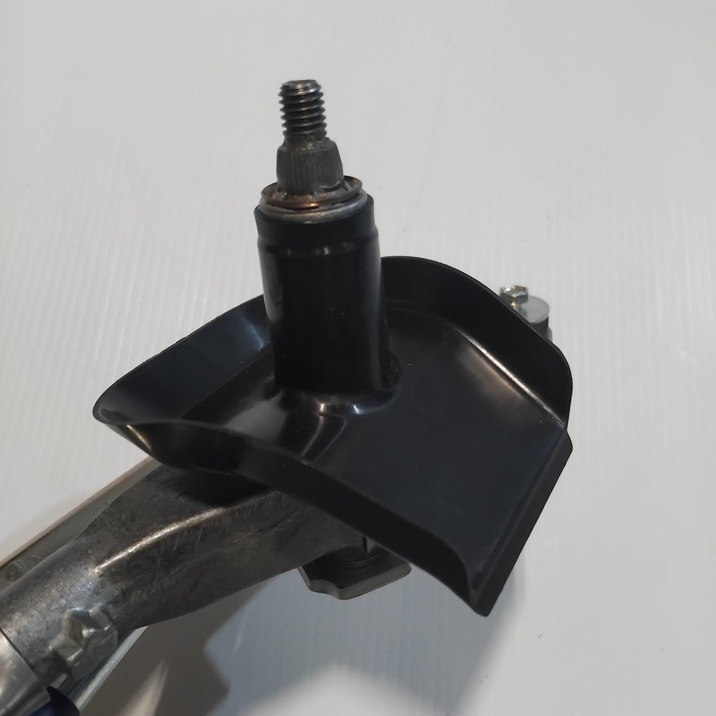 Genuine Windshield Wiper Motor - Suzuki | 38100M68P10-000
