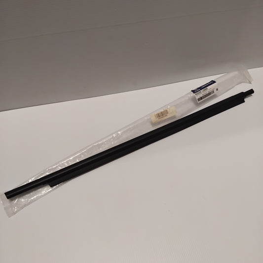 Genuine Hyundai W/Strip Assy-Rr Dr B | 832201J000