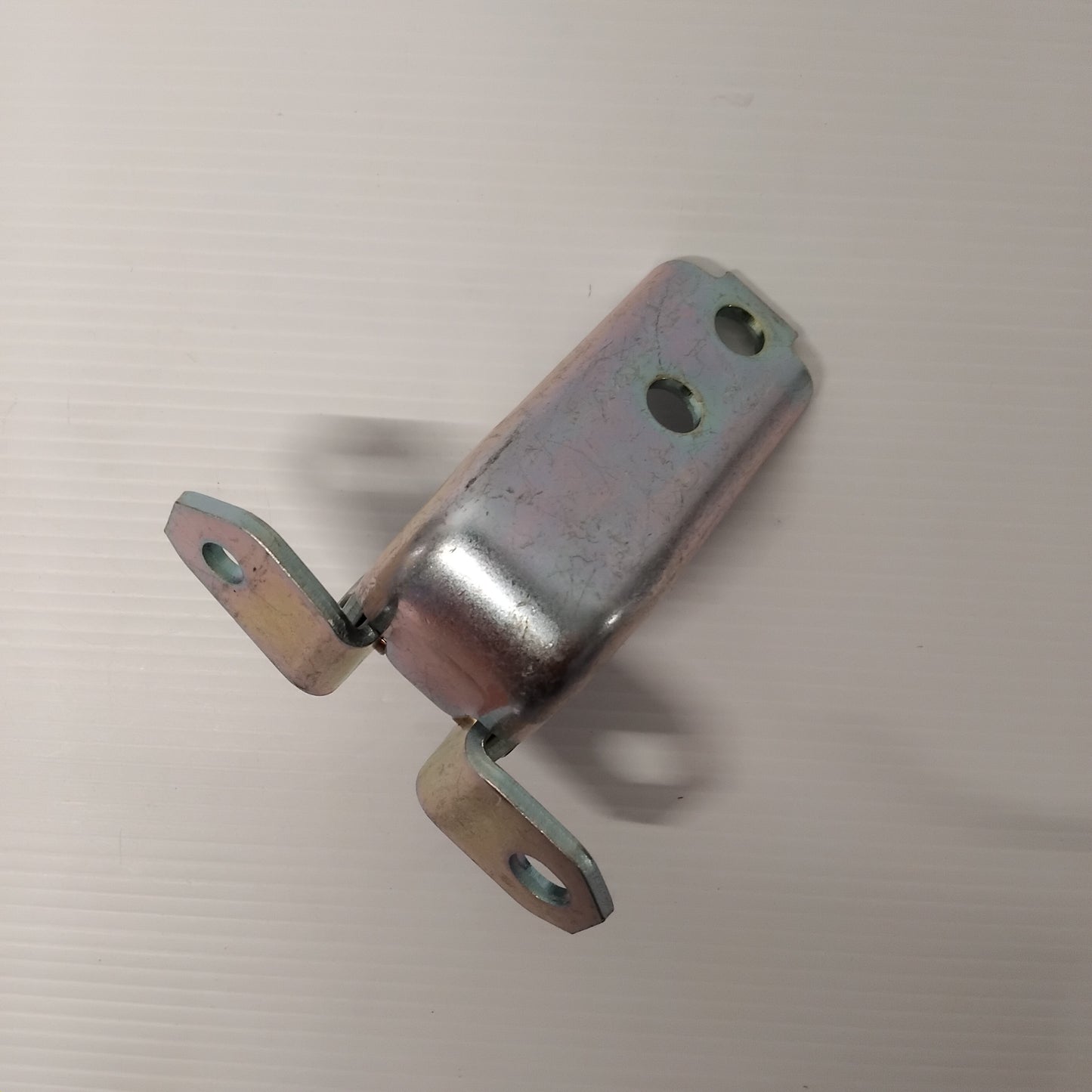 Genuine Suzuki Hinge, Front Door Avk3 | 69320-68LB0-000