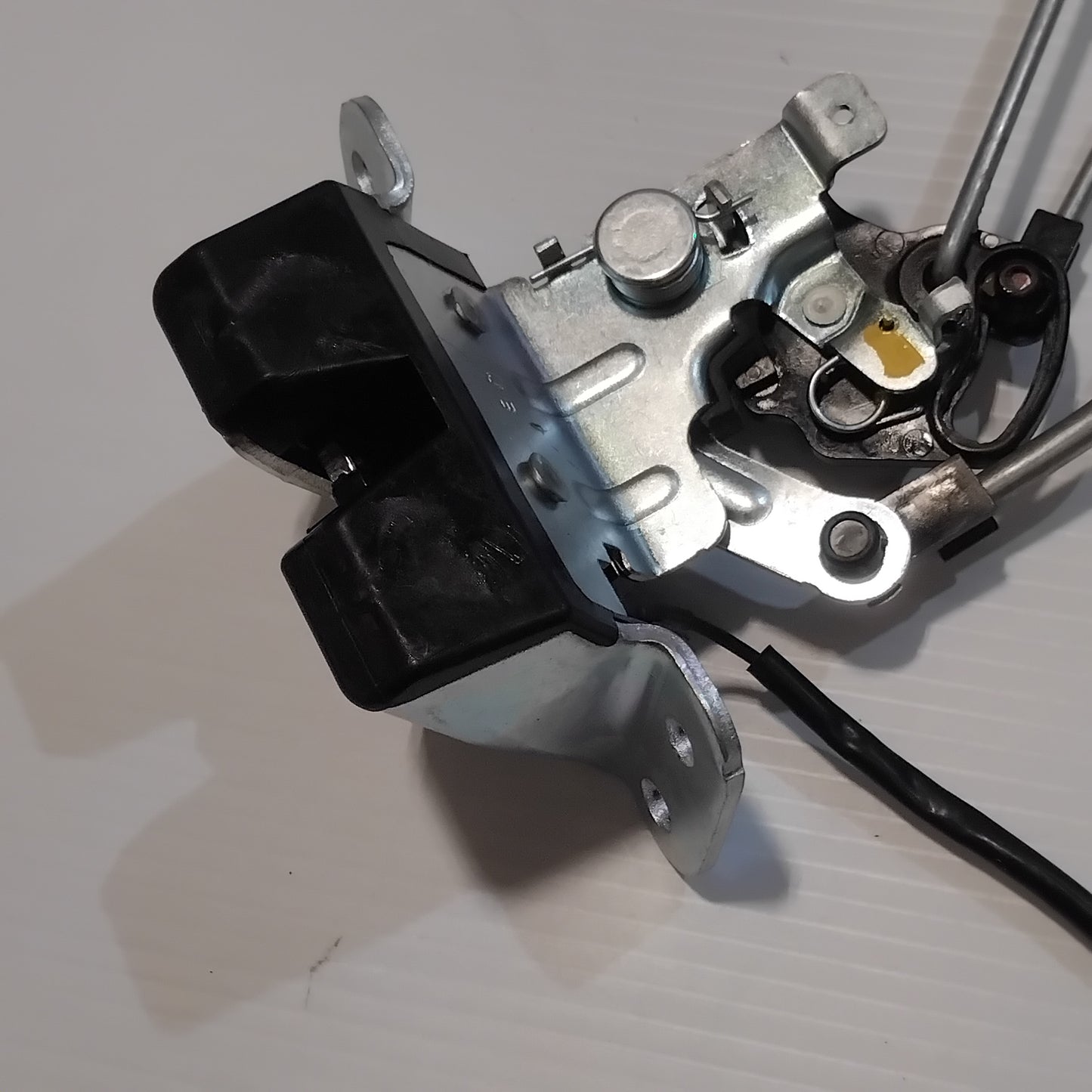 Genuine Tailgate Lock - Kia Rio 2005-2011 5 Door | 812301G210