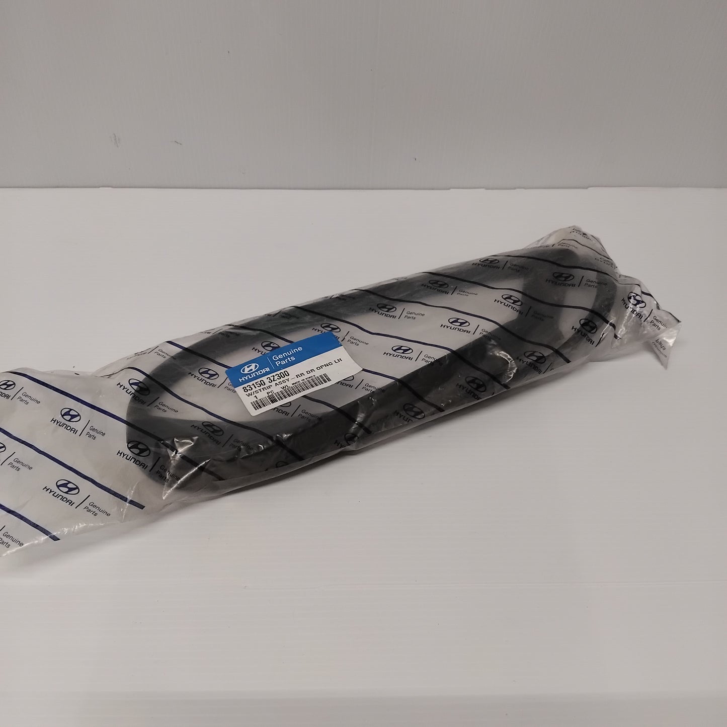Genuine Hyundai W/Strip Assy-Rr Dr O | 831503Z300