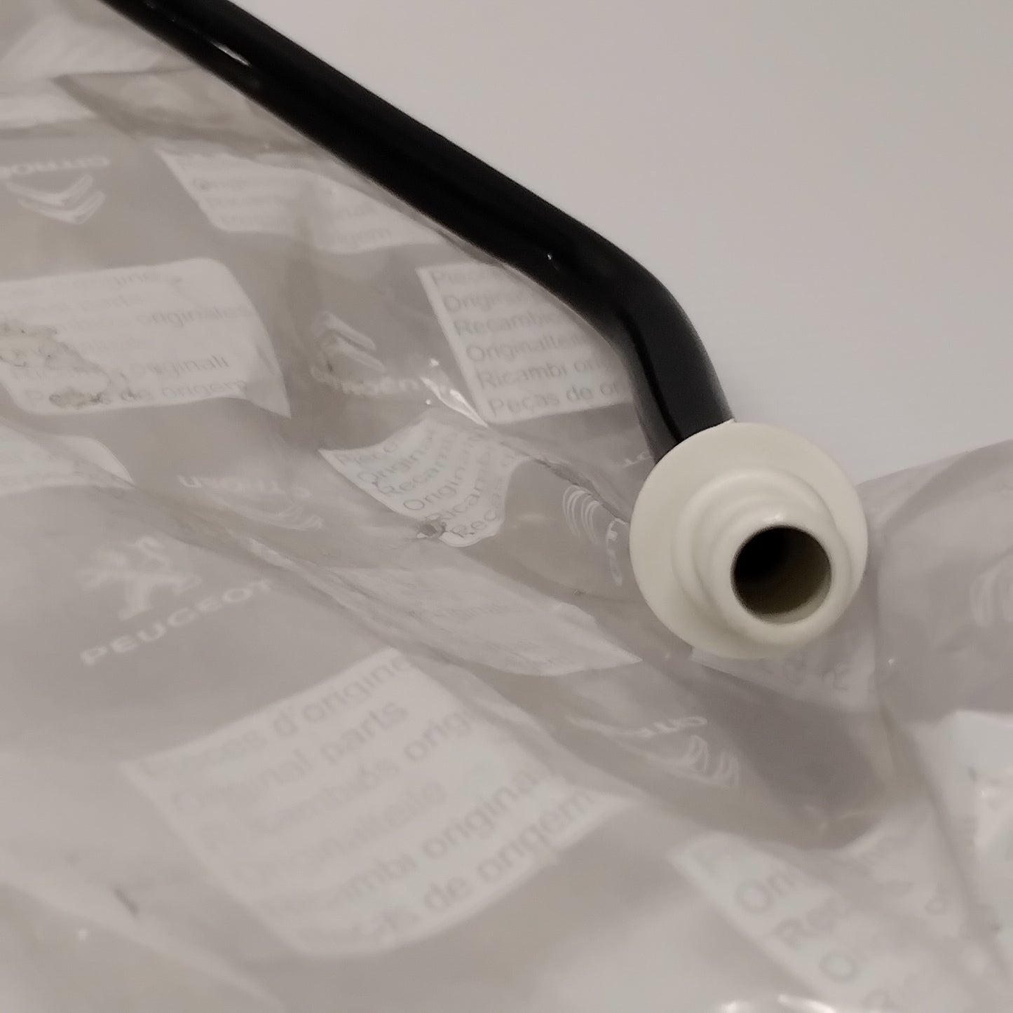 Genuine Fuel Supply Pipe - Peugeot 206 / 307 / 806 / Partner 2.0 Diesel | 1579N6