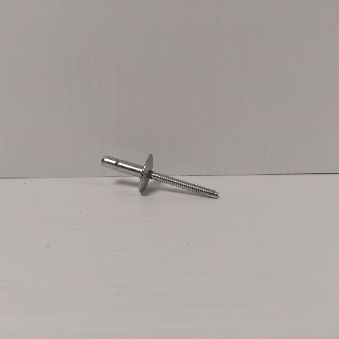 1x Genuine Tailgate Body Side Blind Rivet - Ford Ranger 2011- | 2057765
