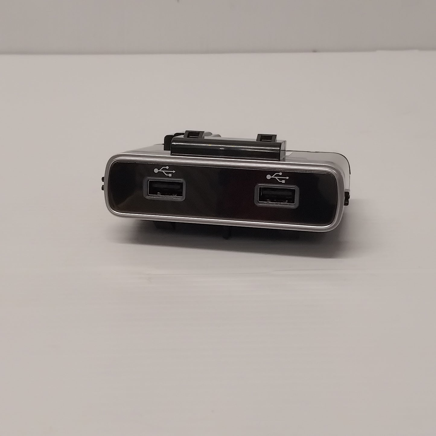 Genuine Double USB Port - CarPlay / Android Auto - Fiat 500 2020- | 735745770