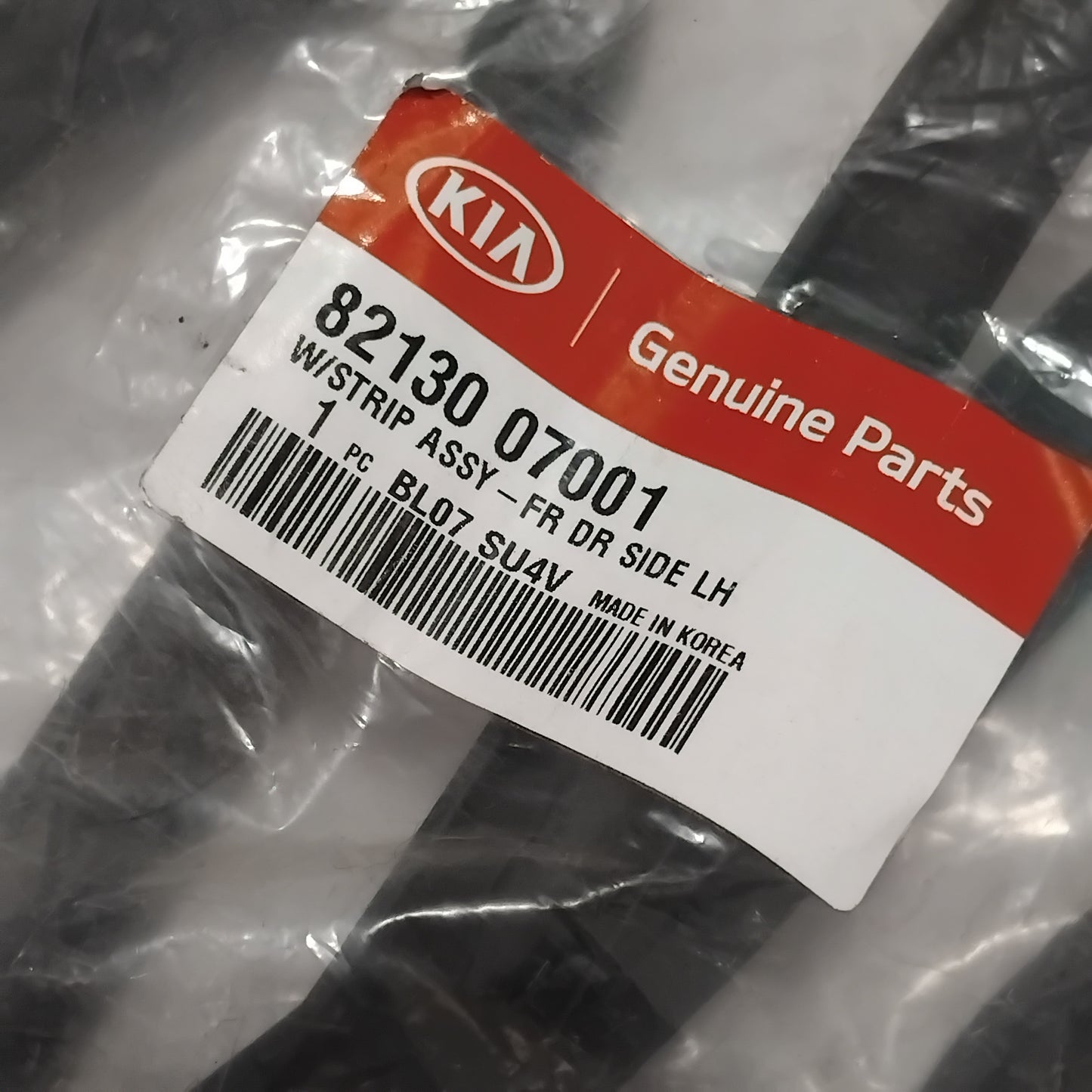 Genuine Kia W/Strip Assy-Fr Dr S | 8213007001