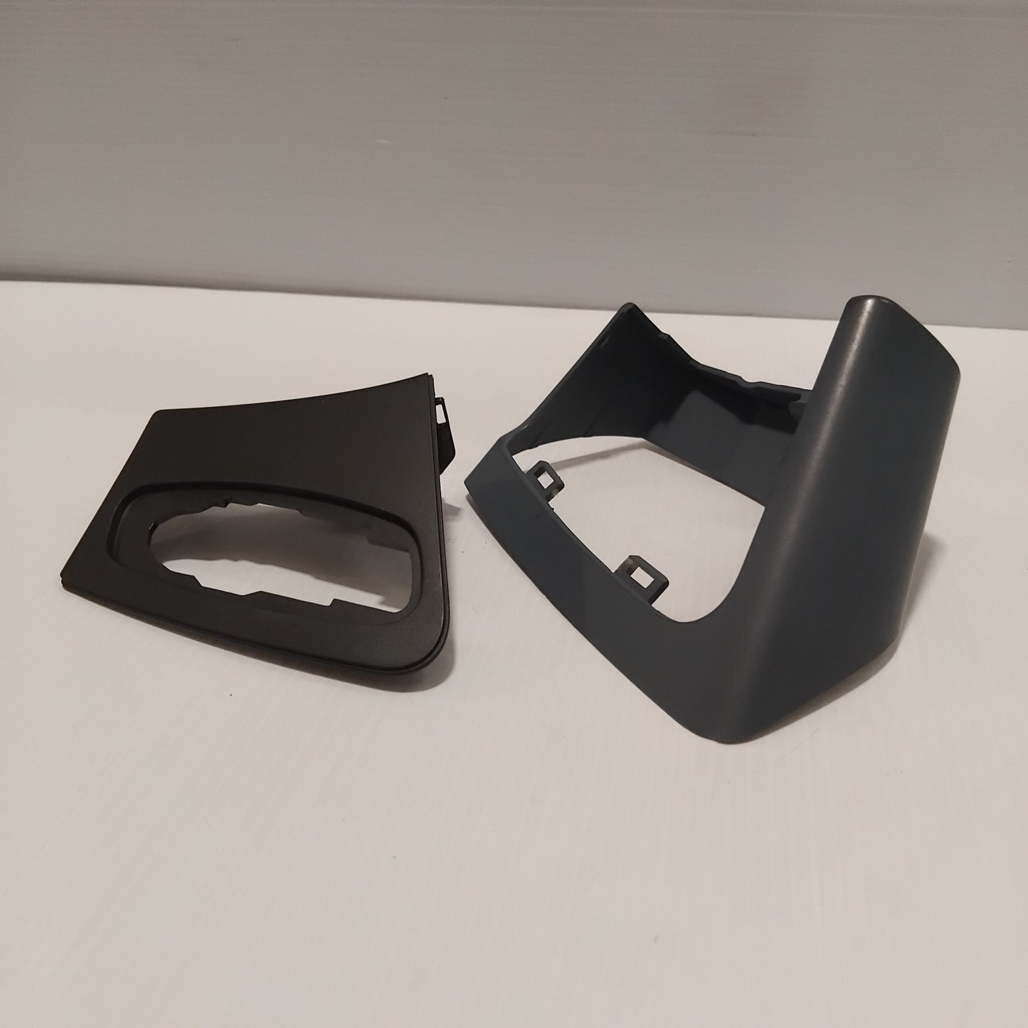 Genuine Peugeot Base Cover | 8152G6