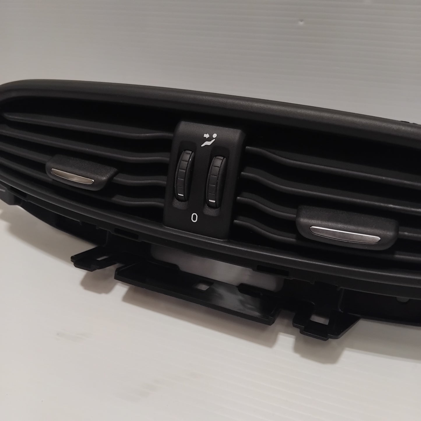 Genuine Fiat Diffuser | 735650874