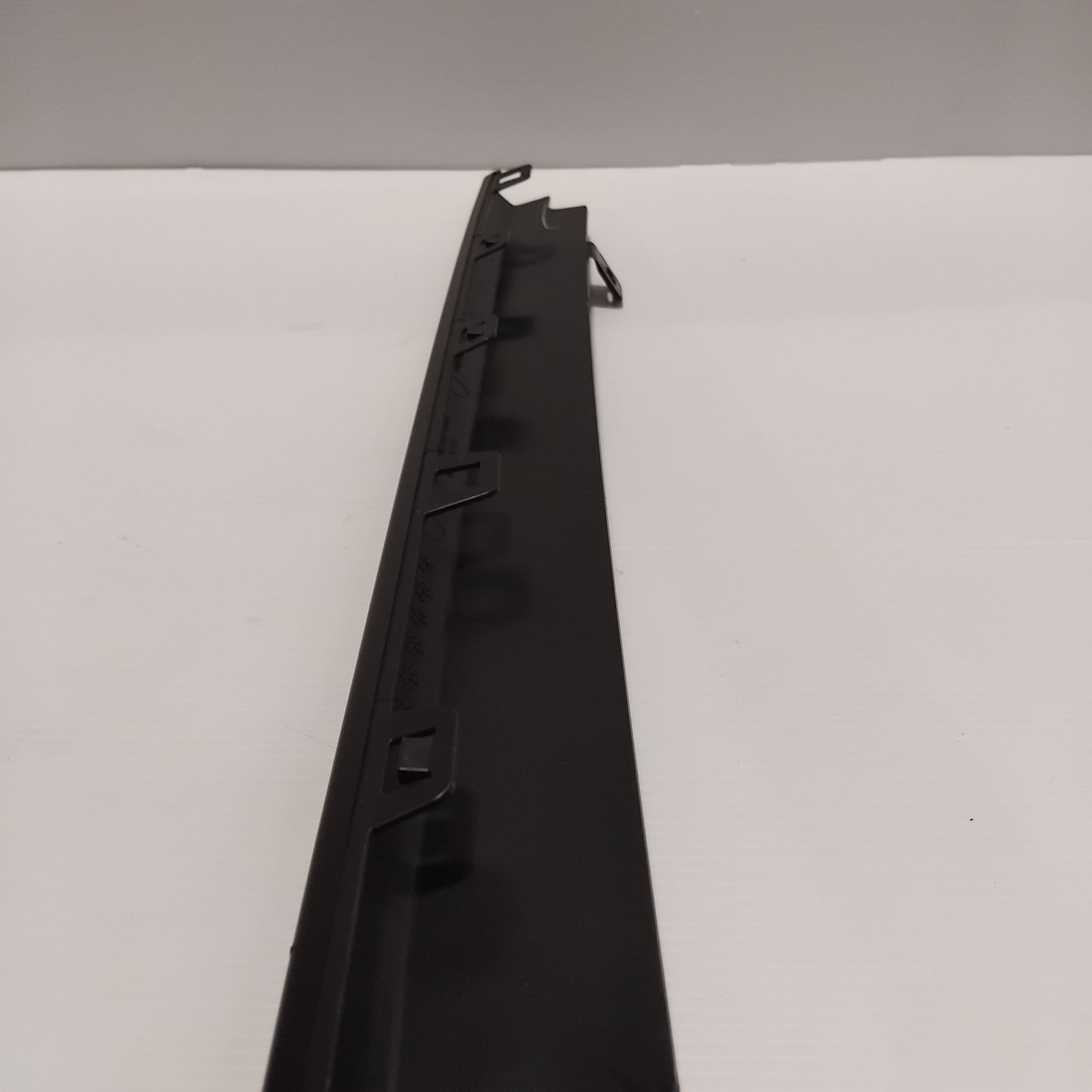 Genuine Jeep Moulding | K6BY76TZZAA