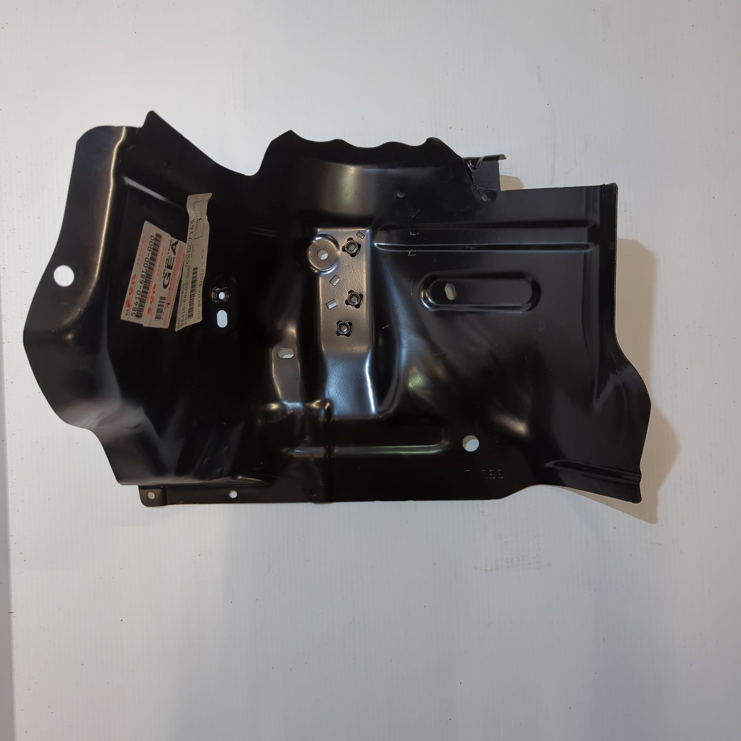 Genuine Fender Apron Left Panel - Suzuki Kei / Swift | 58410-68L00-000