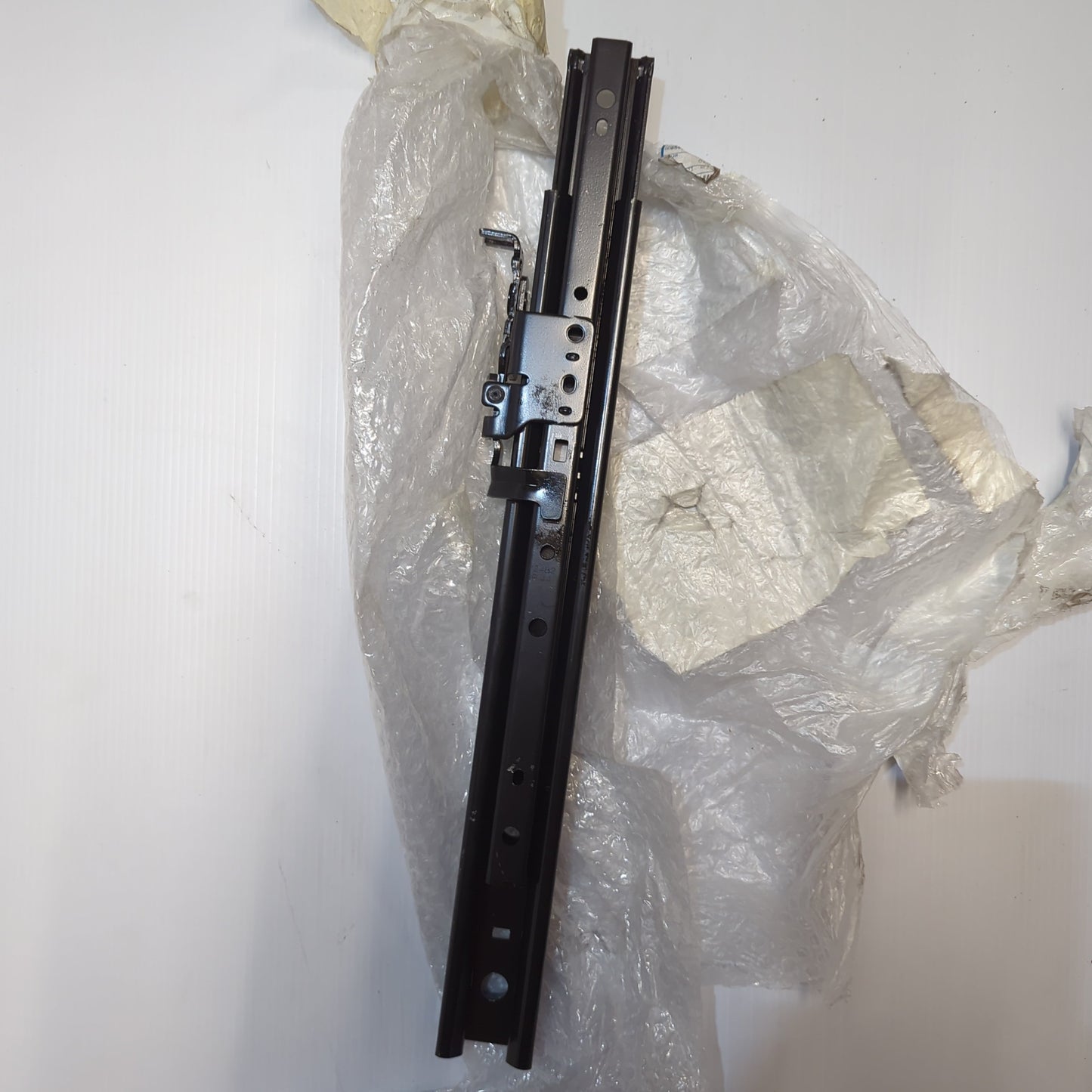 Genuine Front Seat Guide - Alfa Romeo Mito / Fiat Punto / Abarth Punto | 55701703