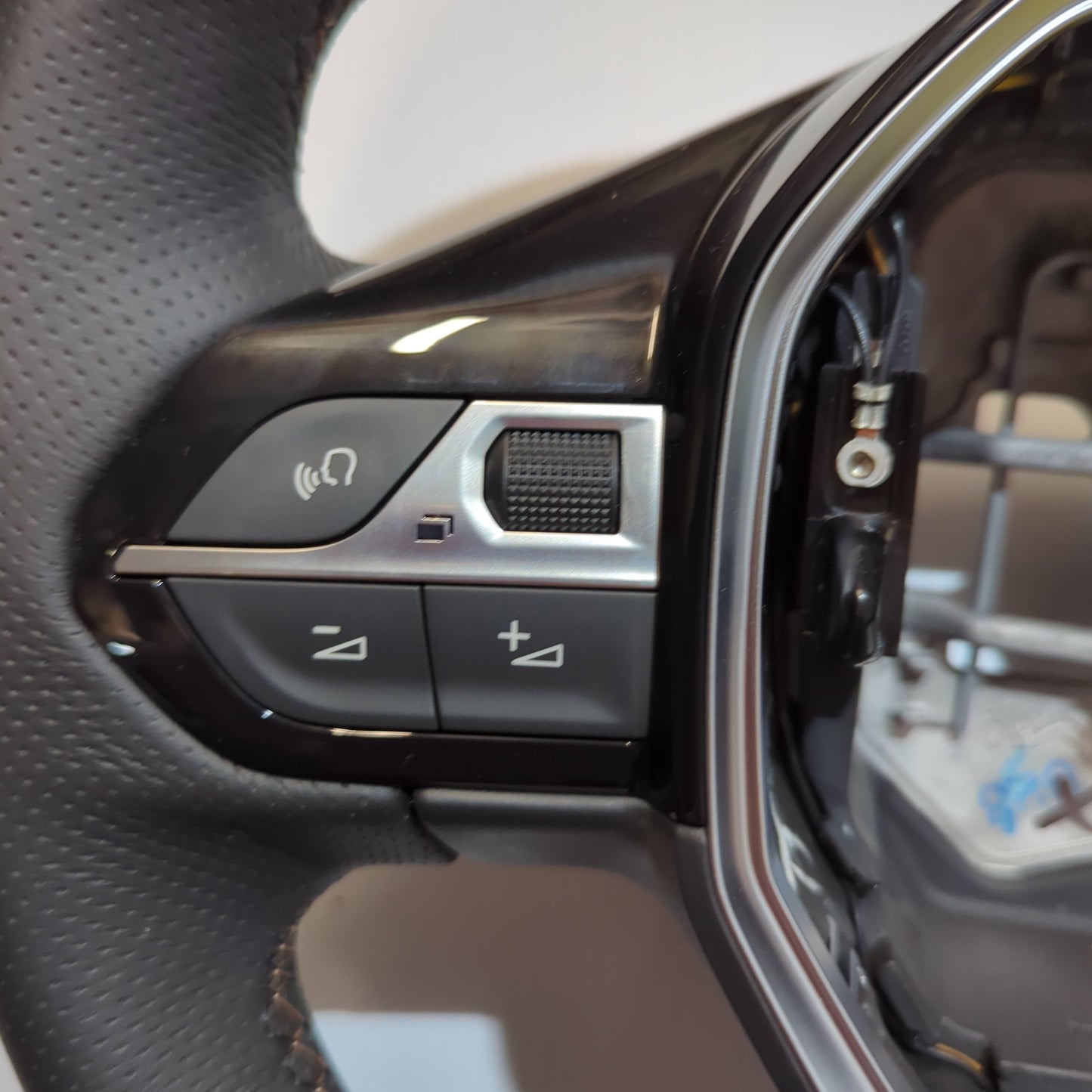 Genuine Steering Wheel - Peugeot 3008 / 5008 / 508 | 98105488ZD