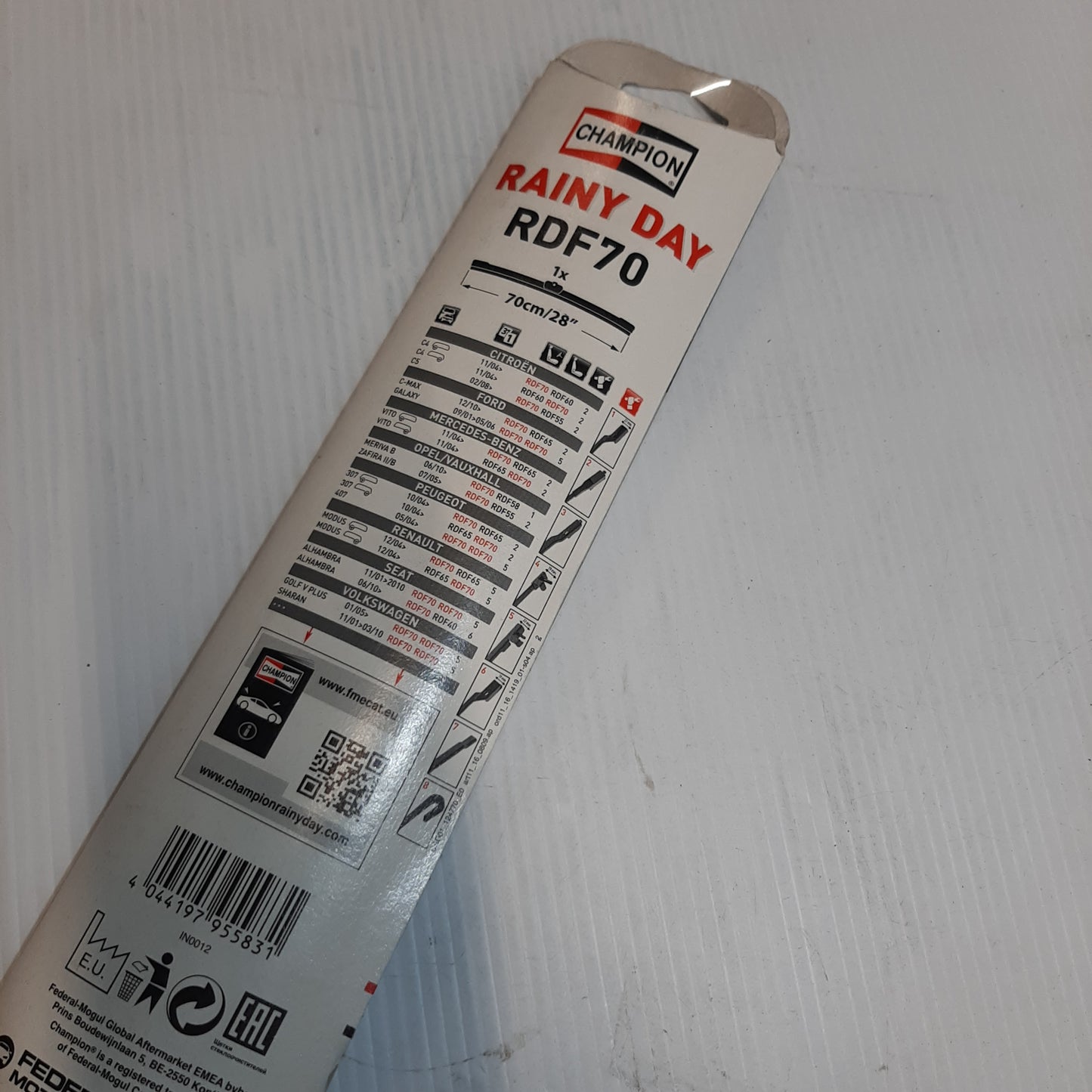 Champion - Rainy Day RDF70 - 28" Front Wiper Blade - Various Makes | 59137902