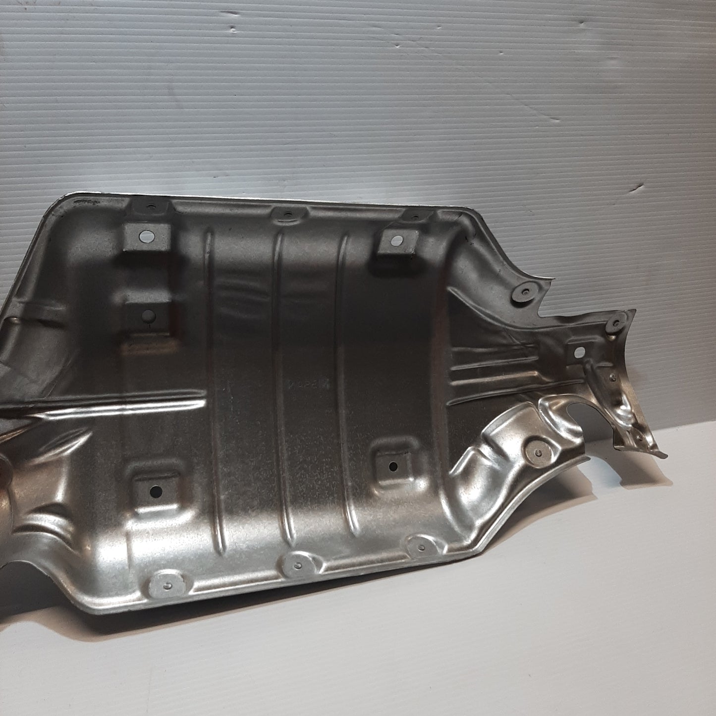 Genuine Catalyst Converter Upper Cover - Nissan Qashqai / X-Trail | 20811JD71A