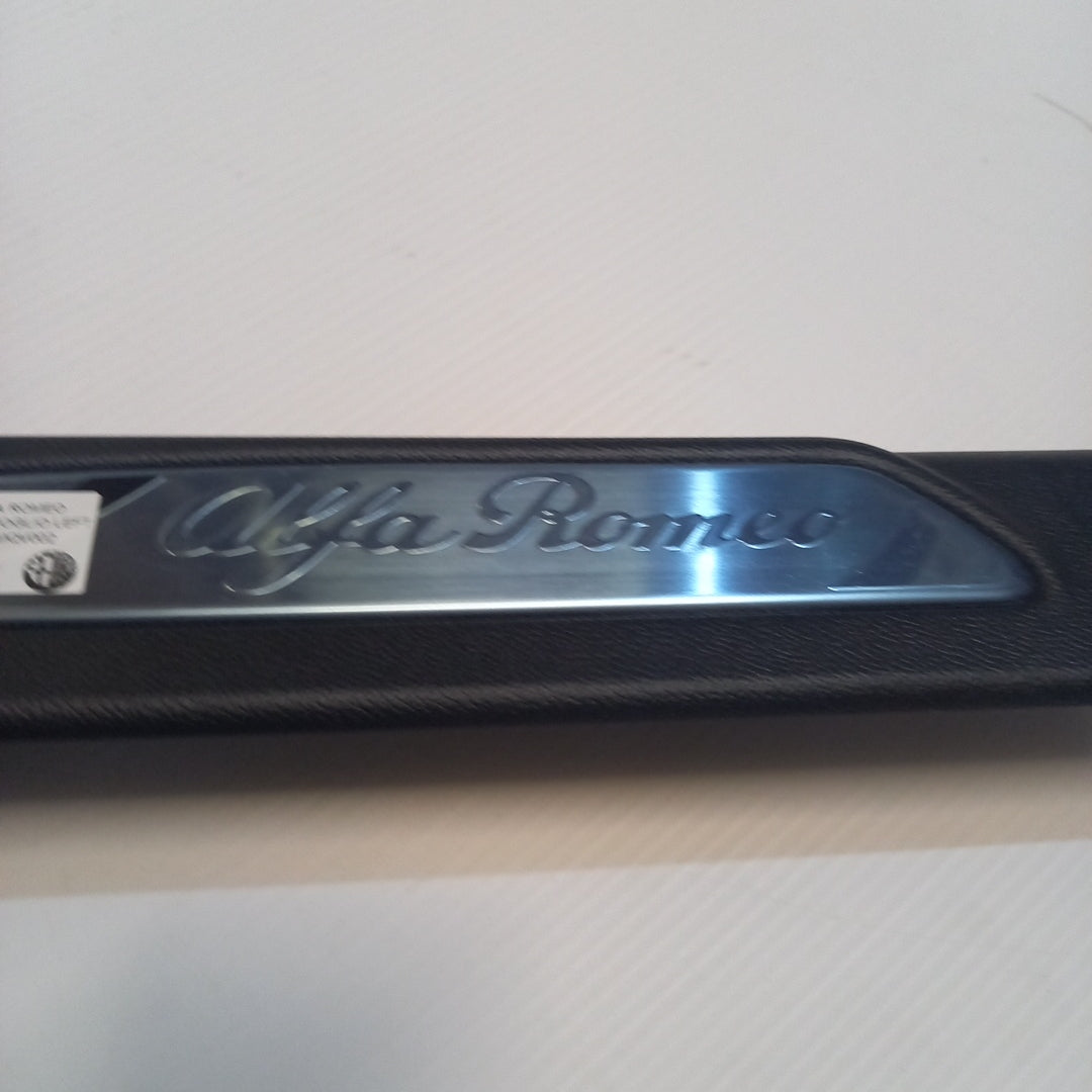 Genuine Nearside Front Kick Trims - Alfa Romeo Giulia Sport Tech | 156109410