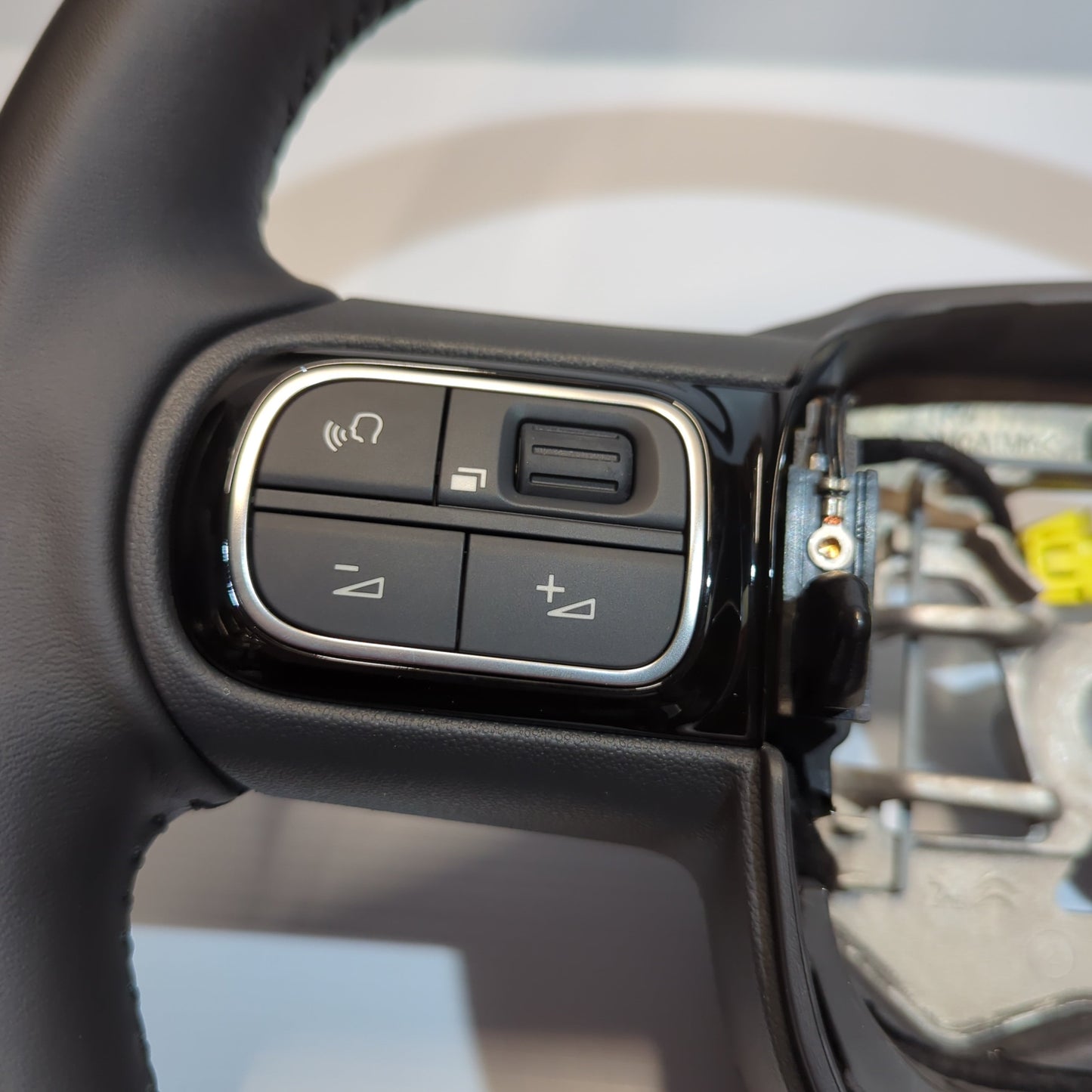 Genuine Peugeot Steering Wheel | 98164326ZD