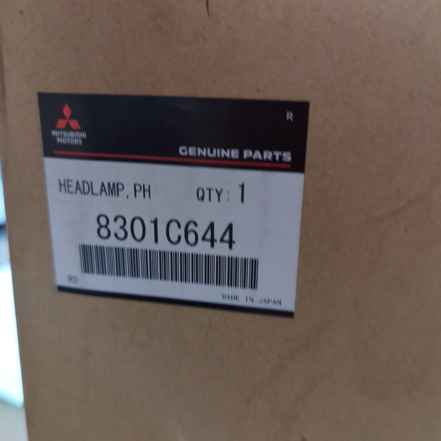 Genuine Mitsubishi Headlamp Assy,Rh | 8301C644